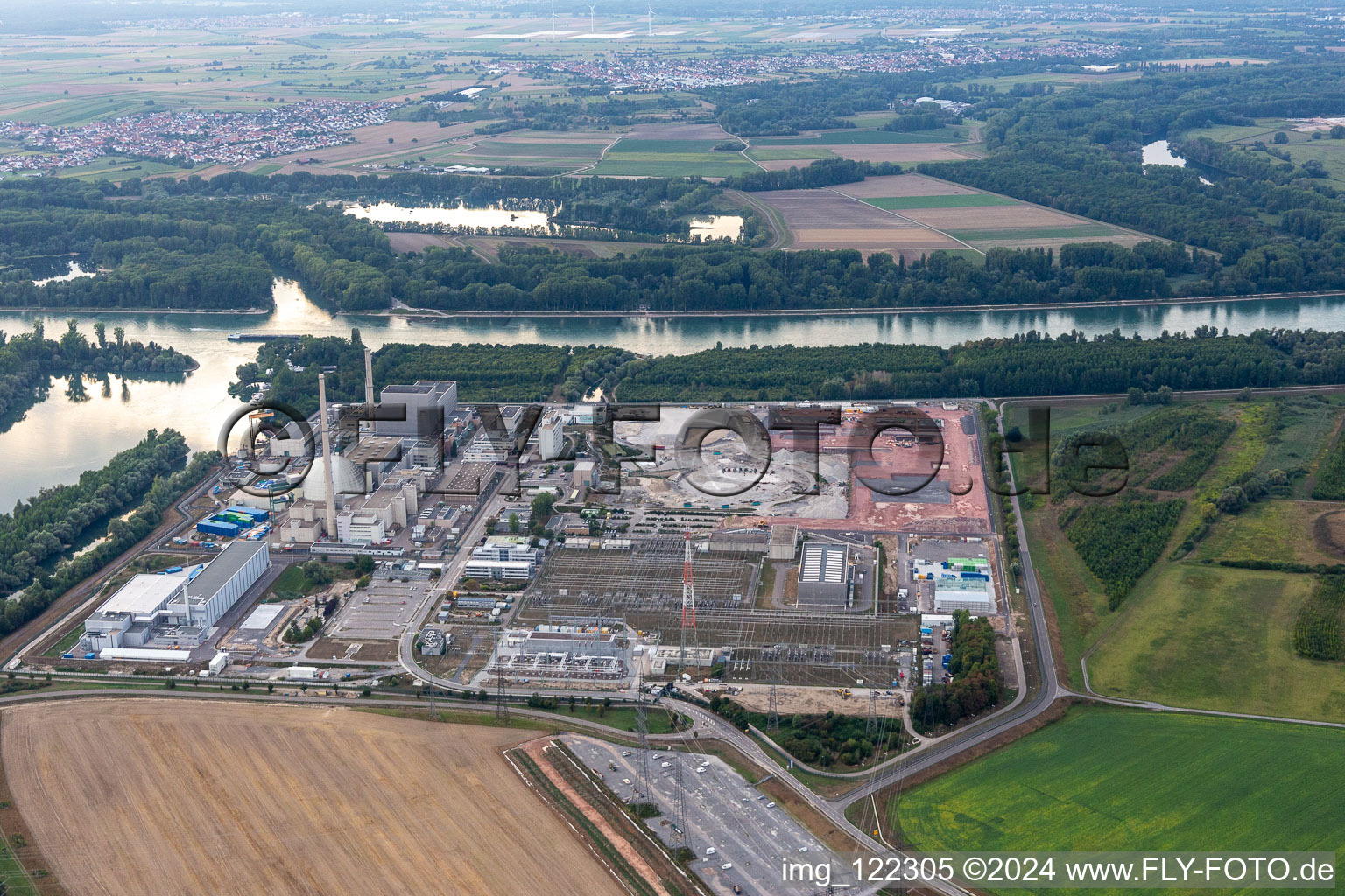 Vue aérienne de Démanteler la centrale nucléaire pour laisser la place au courant continu à Philippsburg dans le département Bade-Wurtemberg, Allemagne