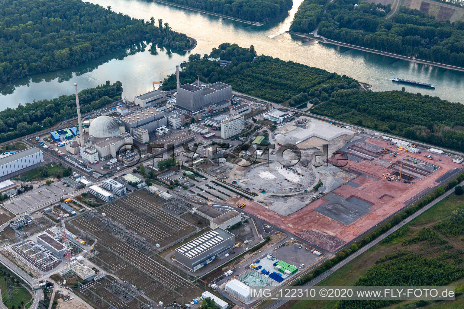 Démanteler la centrale nucléaire pour laisser la place au courant continu à Philippsburg dans le département Bade-Wurtemberg, Allemagne d'en haut