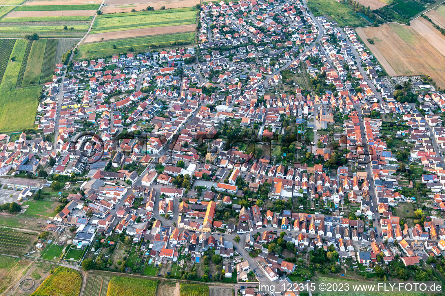Quartier Mechtersheim in Römerberg dans le département Rhénanie-Palatinat, Allemagne d'un drone