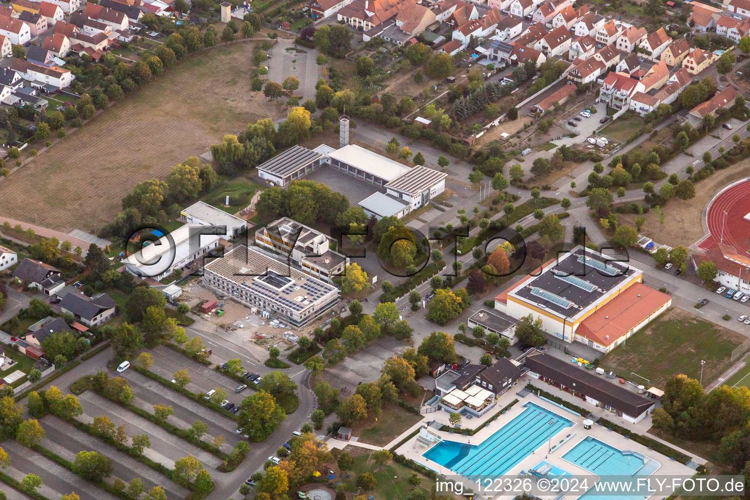 Vue aérienne de Nouvelle mairie de VG Offenbach à Offenbach an der Queich dans le département Rhénanie-Palatinat, Allemagne