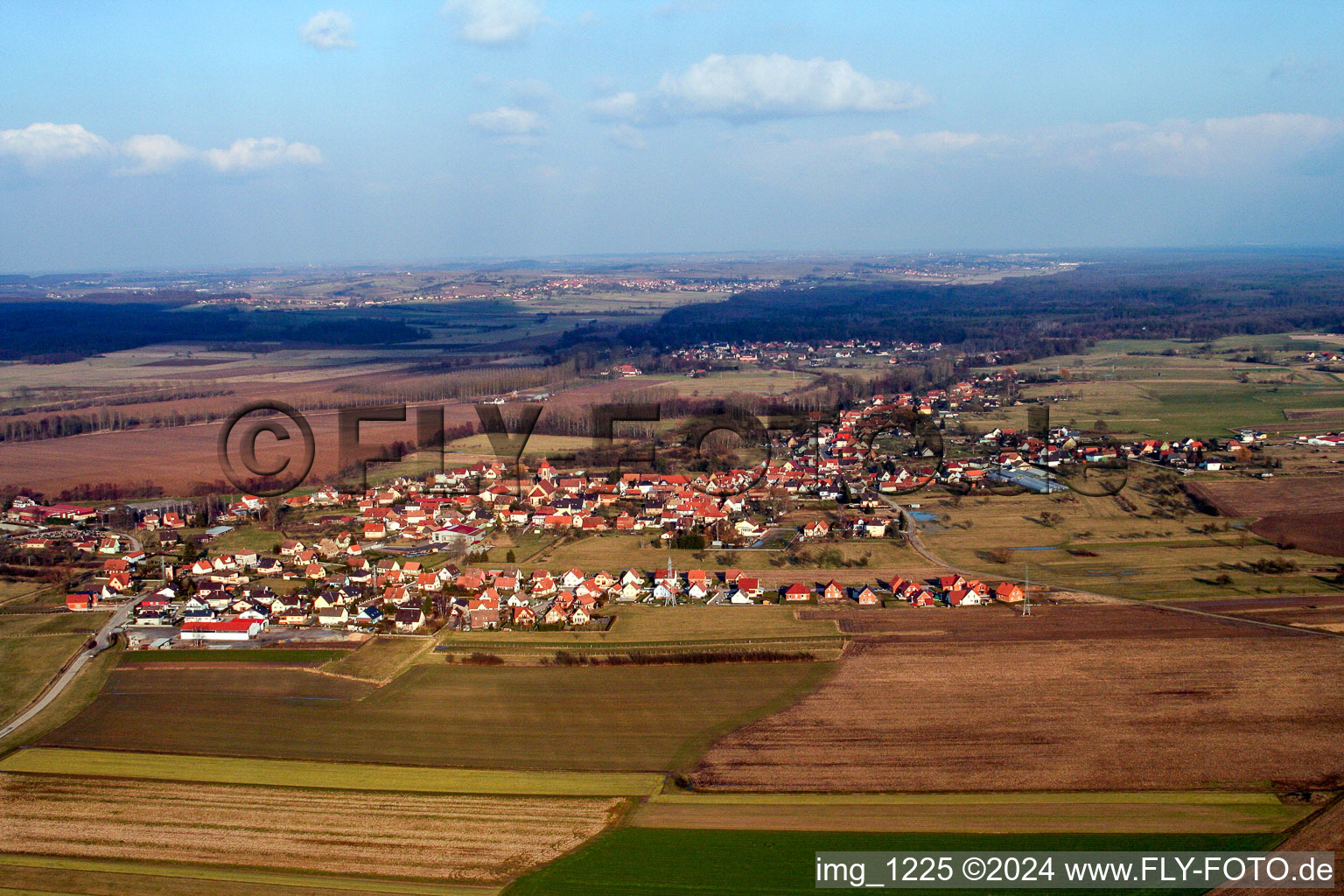 Forstheim dans le département Bas Rhin, France vu d'un drone