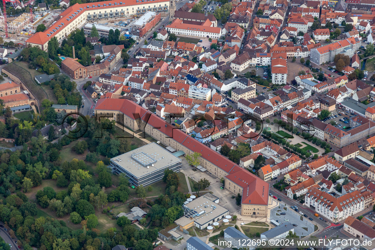 Vue aérienne de Campus universitaire FTSK Germersheim à Germersheim dans le département Rhénanie-Palatinat, Allemagne