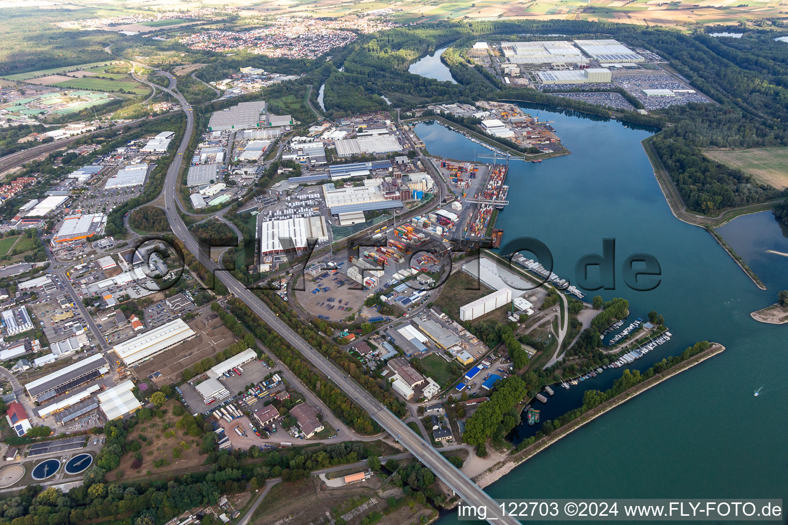 Vue oblique de Port à Germersheim dans le département Rhénanie-Palatinat, Allemagne