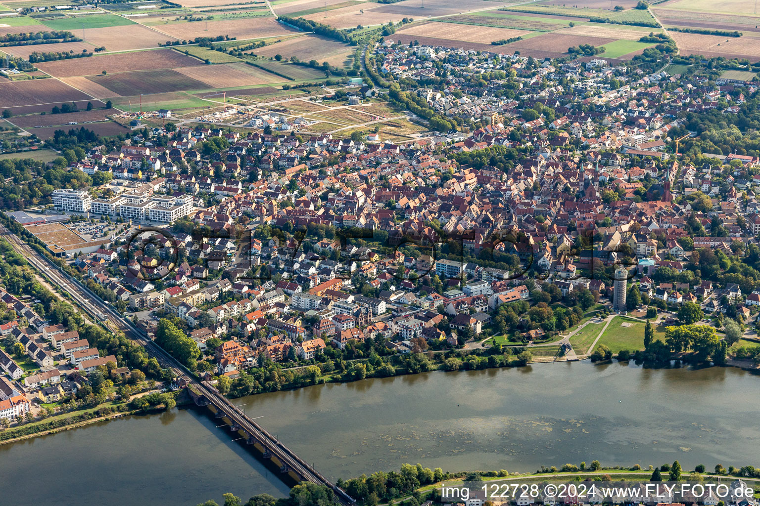 Ladenburg dans le département Bade-Wurtemberg, Allemagne d'en haut