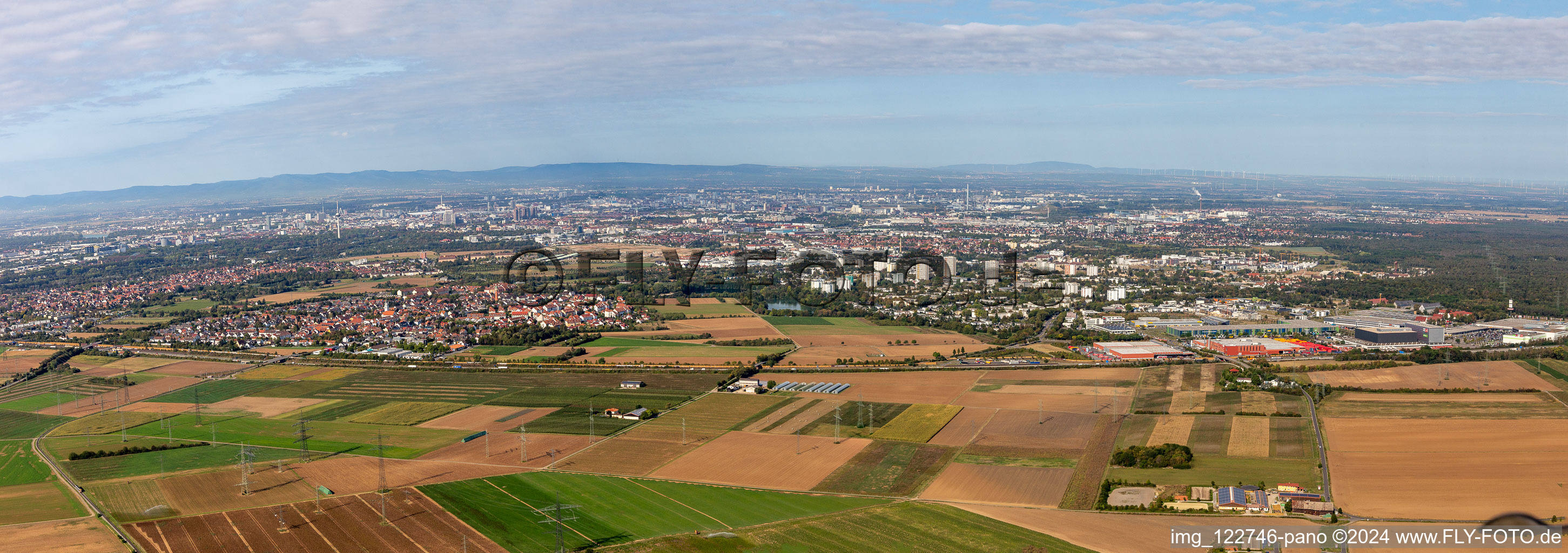 Vue aérienne de Et maison féodale de l'est à le quartier Wallstadt in Mannheim dans le département Bade-Wurtemberg, Allemagne