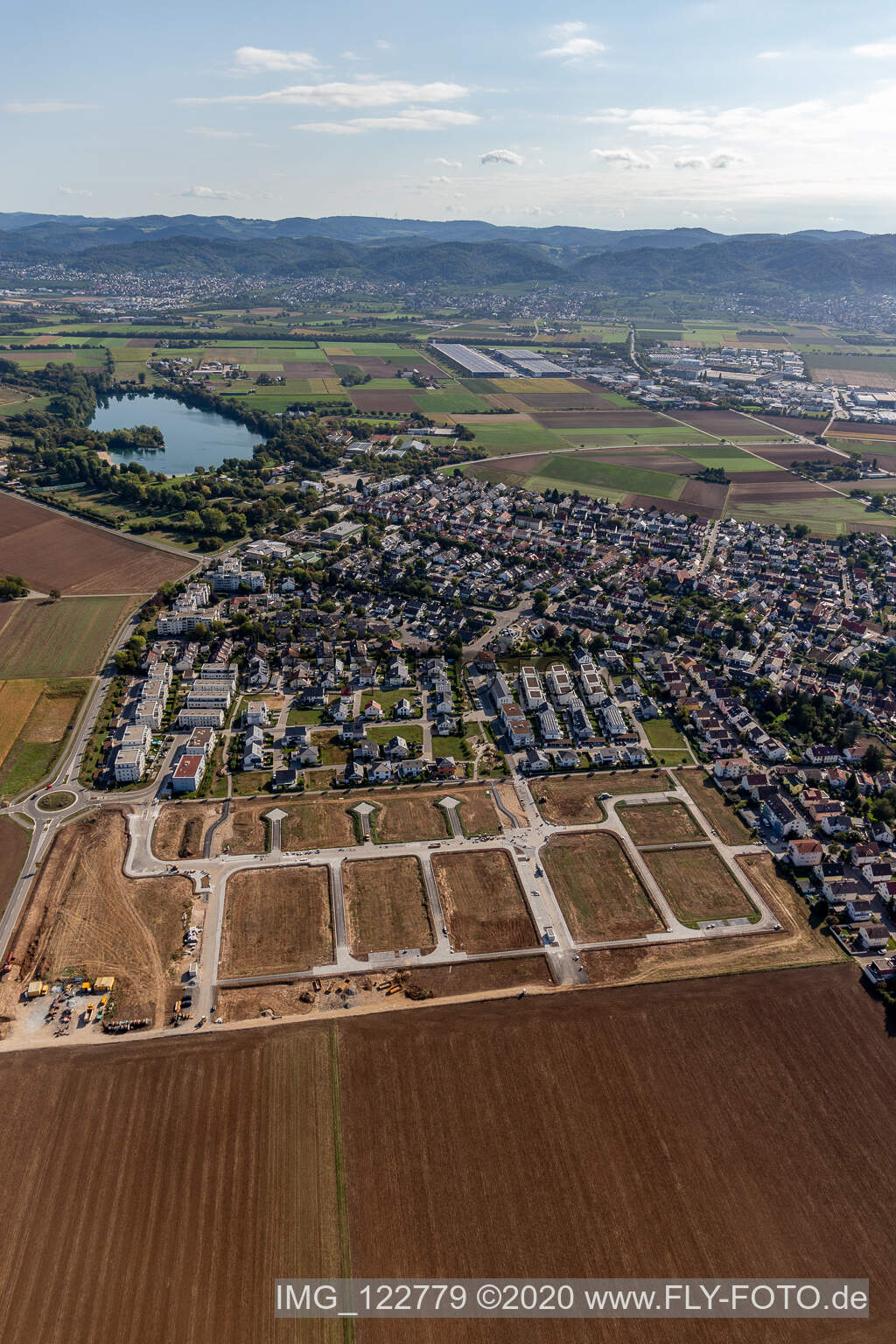 Nouvelle zone d'aménagement "Au milieu du rocher à Heddesheim dans le département Bade-Wurtemberg, Allemagne vue du ciel