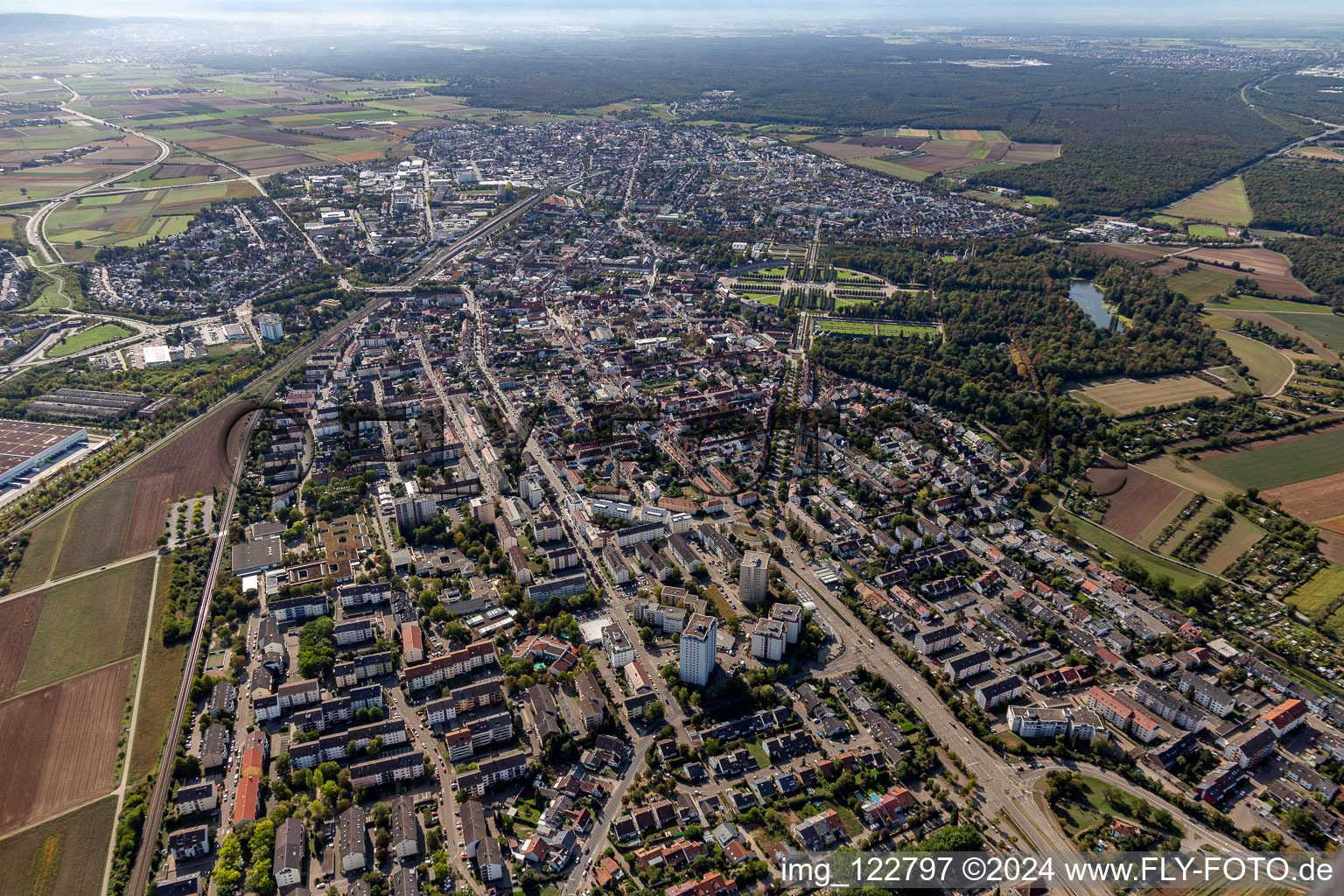 Schwetzingen dans le département Bade-Wurtemberg, Allemagne vue d'en haut