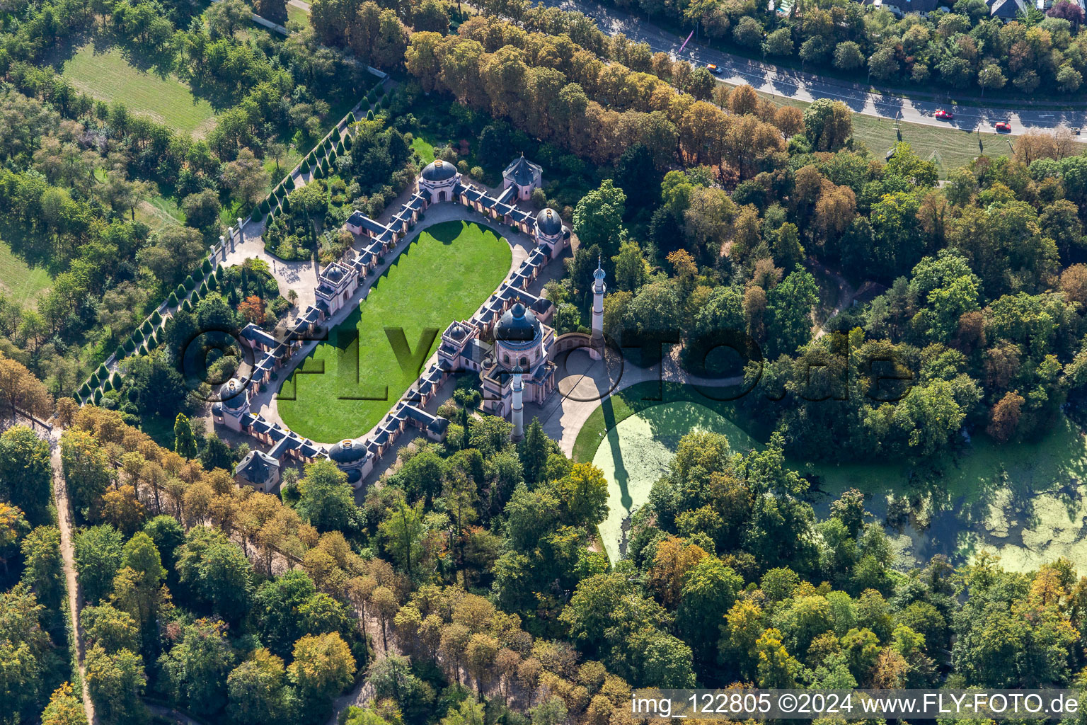 Vue aérienne de Mosquée dans le jardin du château à Schwetzingen dans le département Bade-Wurtemberg, Allemagne