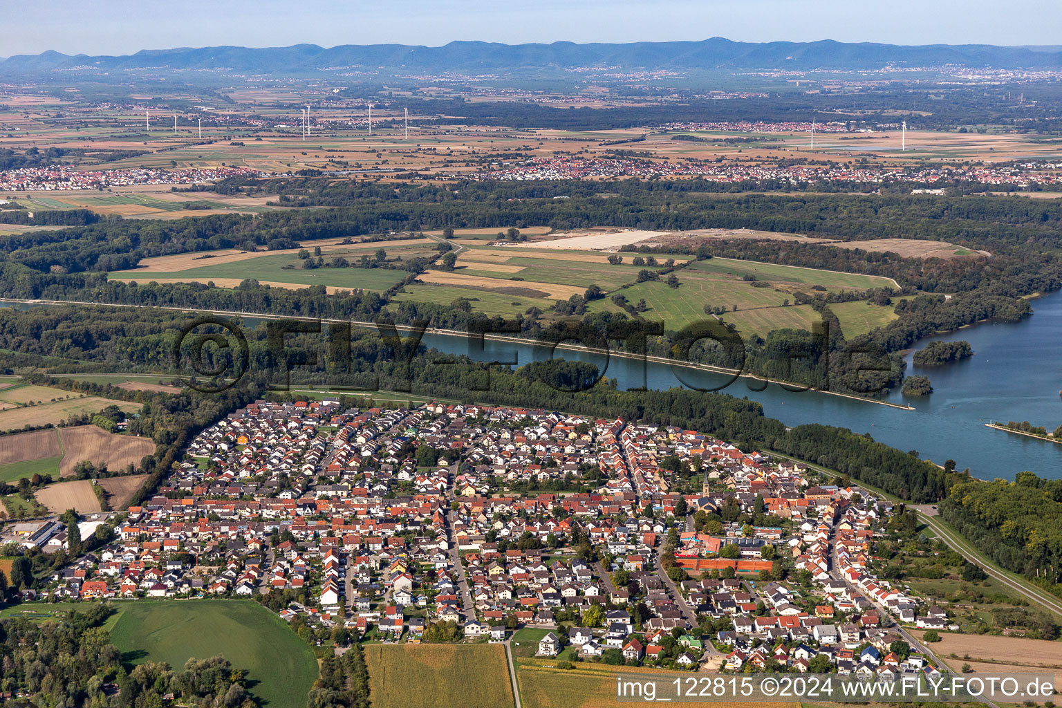 Vue aérienne de Superficies des berges du Rhin en Rheinhausen à le quartier Rheinhausen in Oberhausen-Rheinhausen dans le département Bade-Wurtemberg, Allemagne