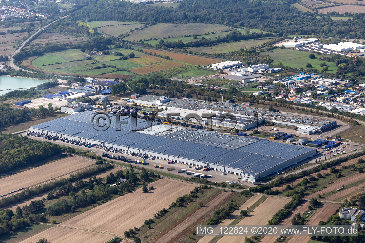 Vue aérienne de Pneus Goodyear Dunlop Allemagne à Philippsburg dans le département Bade-Wurtemberg, Allemagne