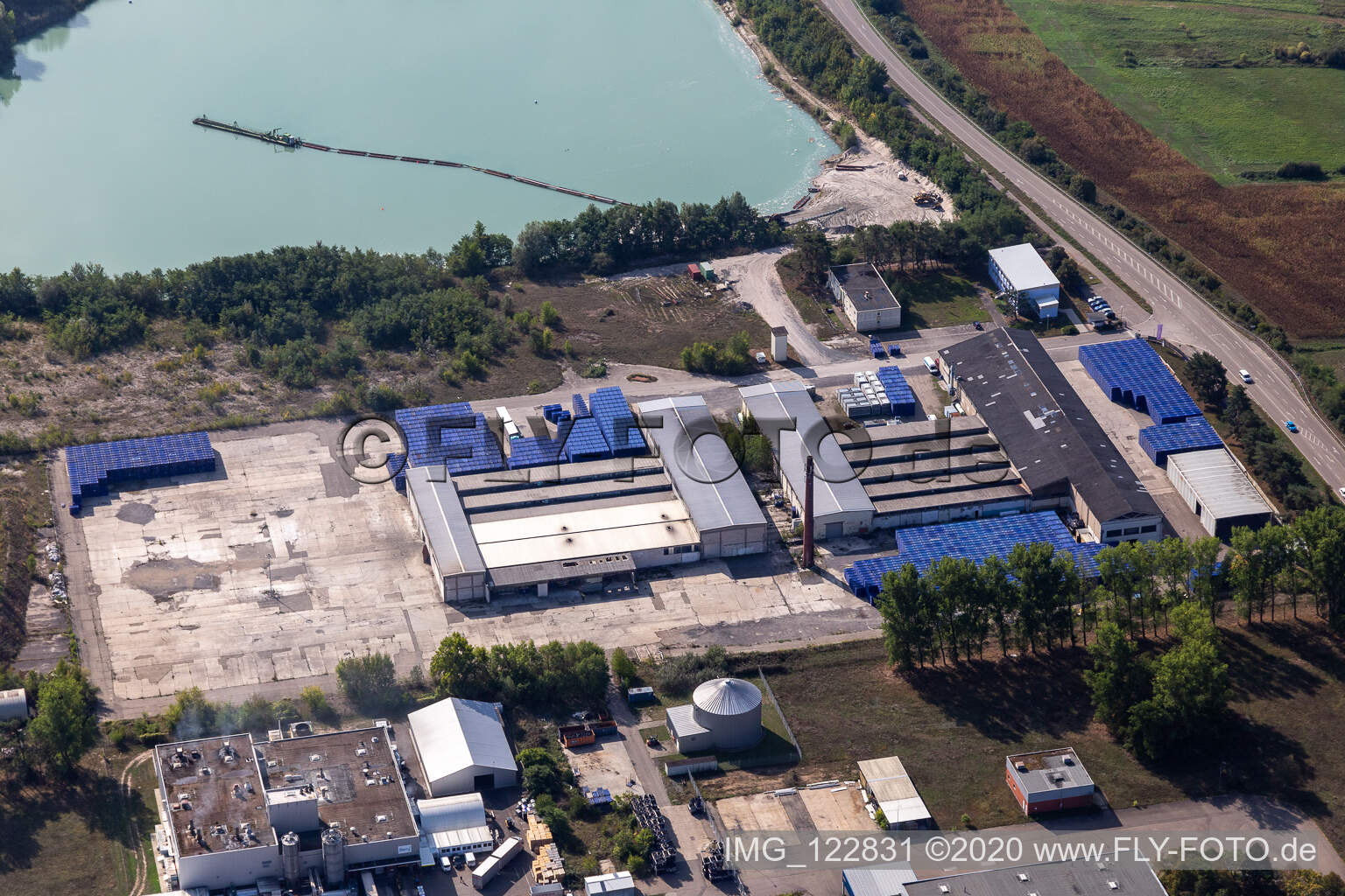 Vue aérienne de Locaux de l'usine Berry Plastics GmbH à Philippsburg dans le département Bade-Wurtemberg, Allemagne