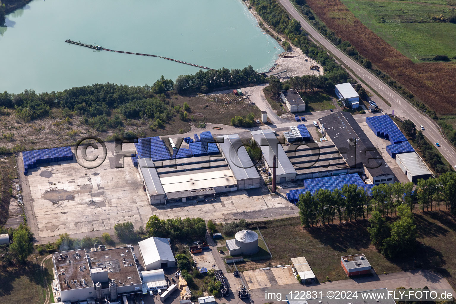 Vue aérienne de Locaux de l'usine Berry Plastics GmbH à Philippsburg dans le département Bade-Wurtemberg, Allemagne