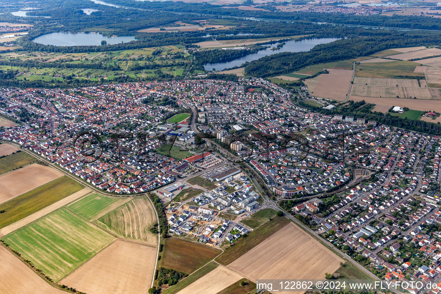 Vue d'oiseau de Quartier Hochstetten in Linkenheim-Hochstetten dans le département Bade-Wurtemberg, Allemagne