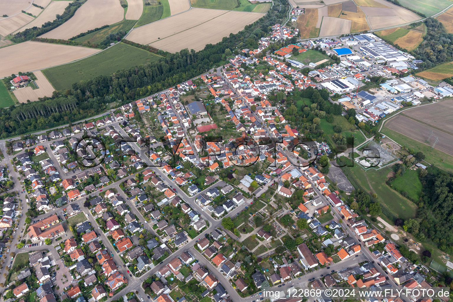 Enregistrement par drone de Quartier Hochstetten in Linkenheim-Hochstetten dans le département Bade-Wurtemberg, Allemagne