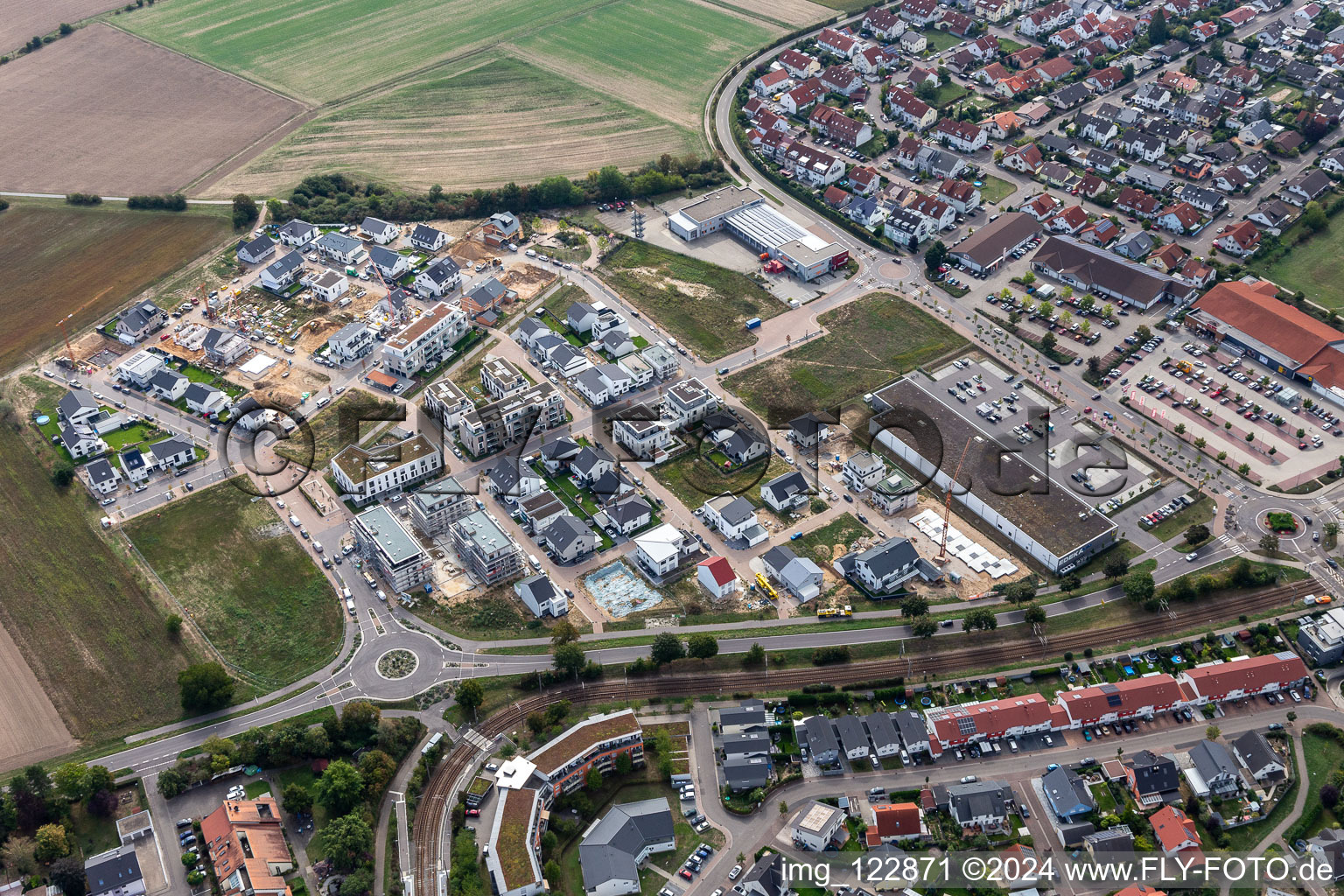 Trimestre 2020 Zone de développement Biegen-Durlacher Weg à le quartier Hochstetten in Linkenheim-Hochstetten dans le département Bade-Wurtemberg, Allemagne d'en haut