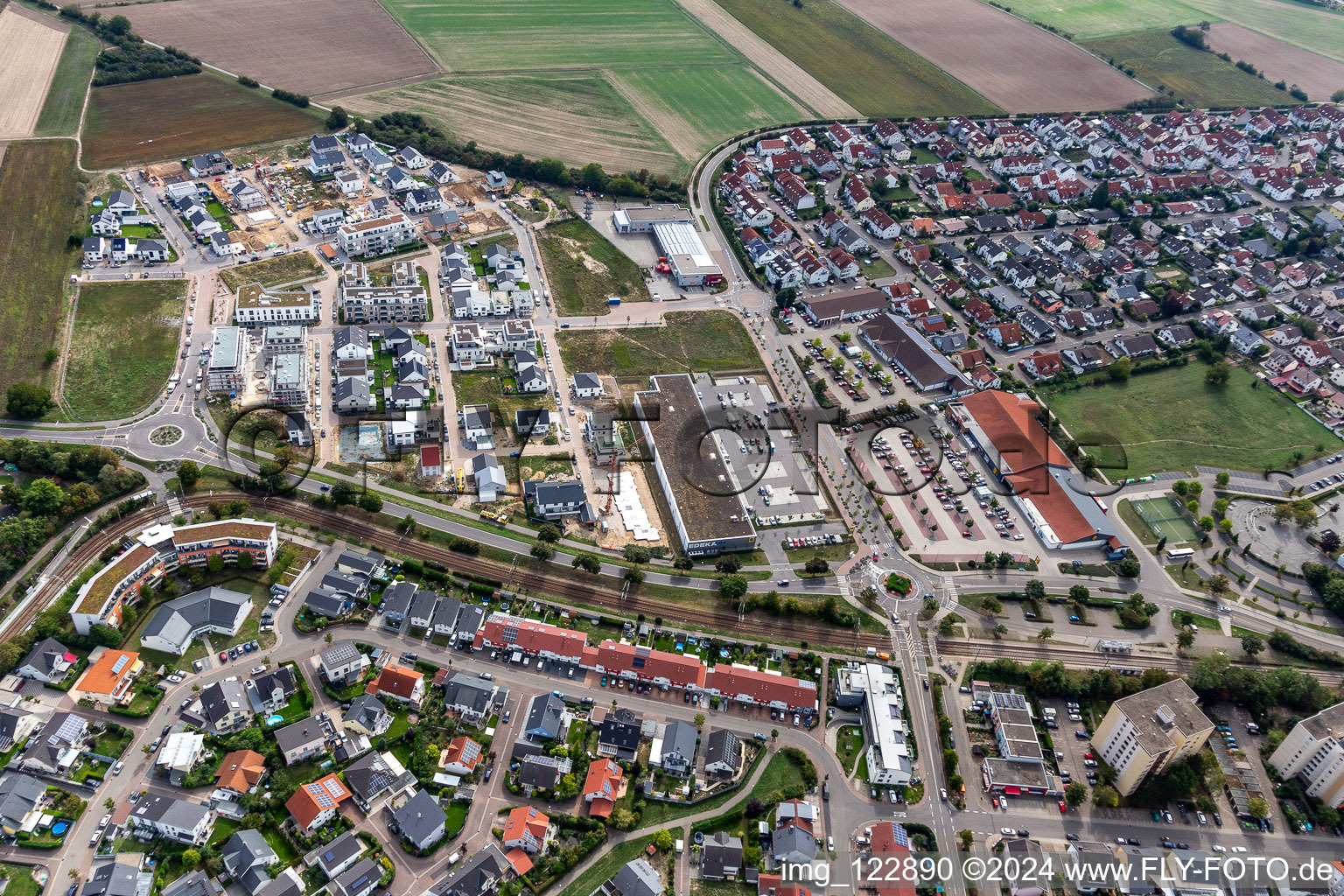 Trimestre 2020 Zone de développement Biegen-Durlacher Weg à le quartier Hochstetten in Linkenheim-Hochstetten dans le département Bade-Wurtemberg, Allemagne vue d'en haut