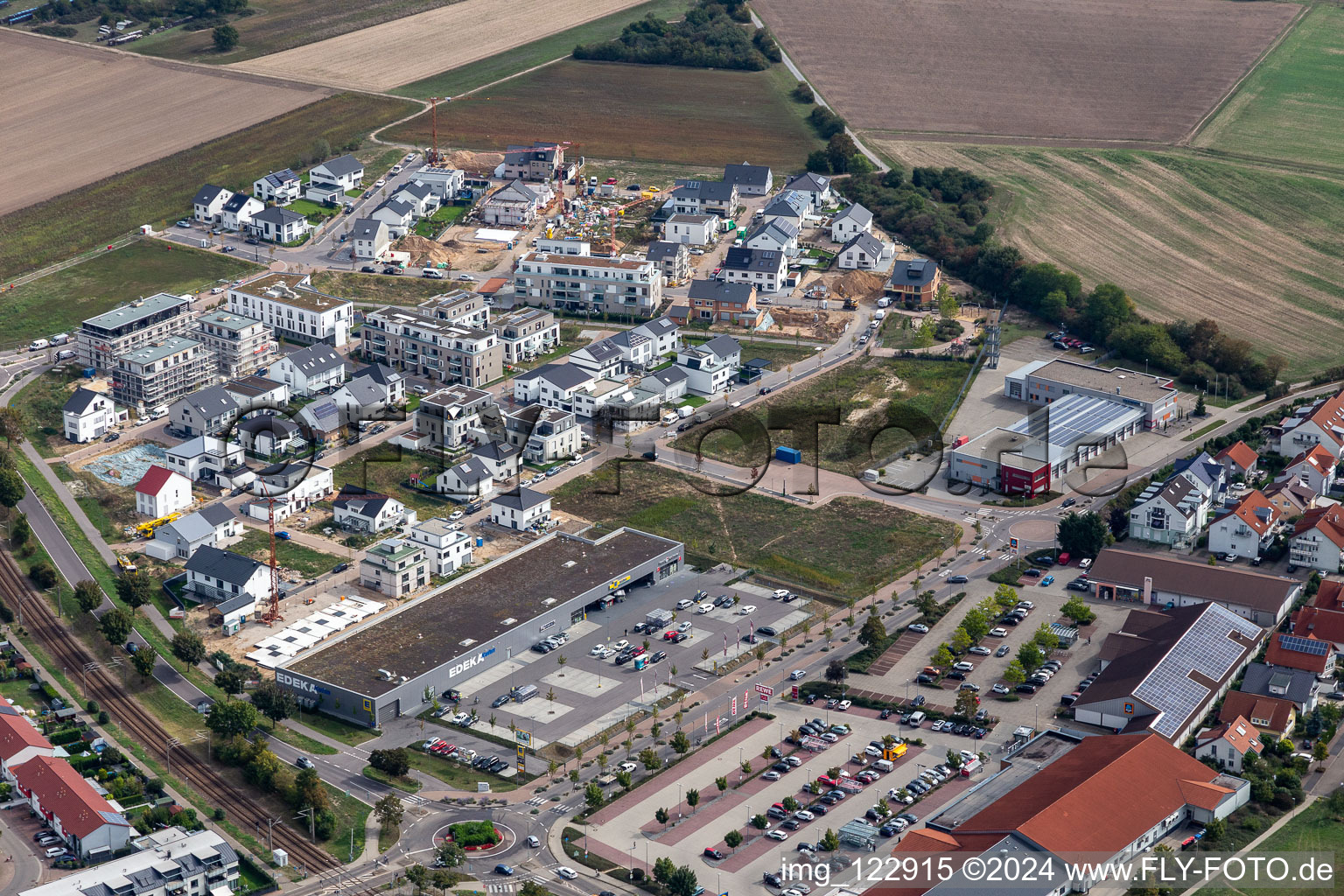 Trimestre 2020 Zone de développement Biegen-Durlacher Weg à le quartier Hochstetten in Linkenheim-Hochstetten dans le département Bade-Wurtemberg, Allemagne depuis l'avion