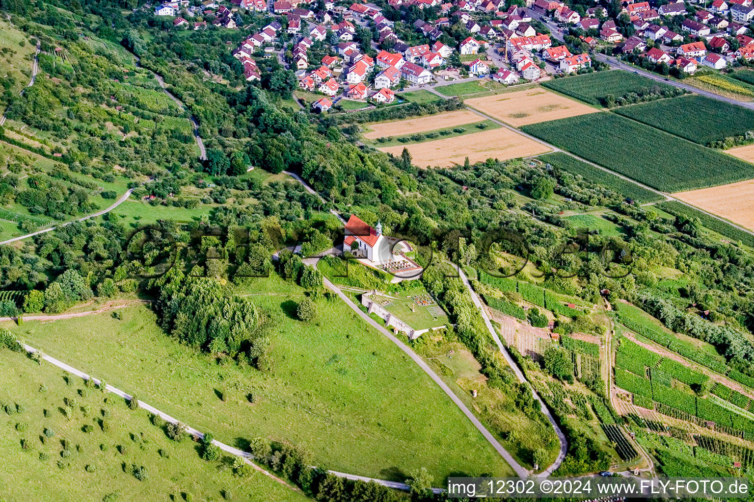 Vue aérienne de Chapelle Chapelle Wurmlinger - Chapelle Saint-Rémi à Tübingen à Rottenburg am Neckar dans le département Bade-Wurtemberg, Allemagne