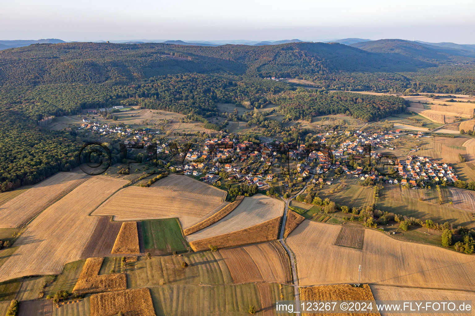 Lampertsloch dans le département Bas Rhin, France depuis l'avion