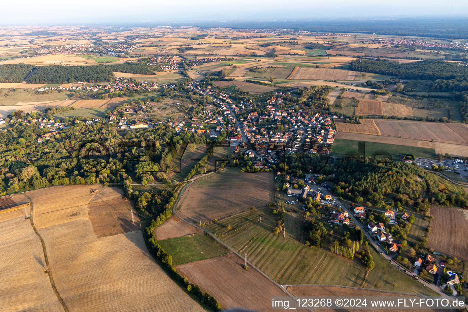 Merkwiller-Pechelbronn dans le département Bas Rhin, France vue d'en haut