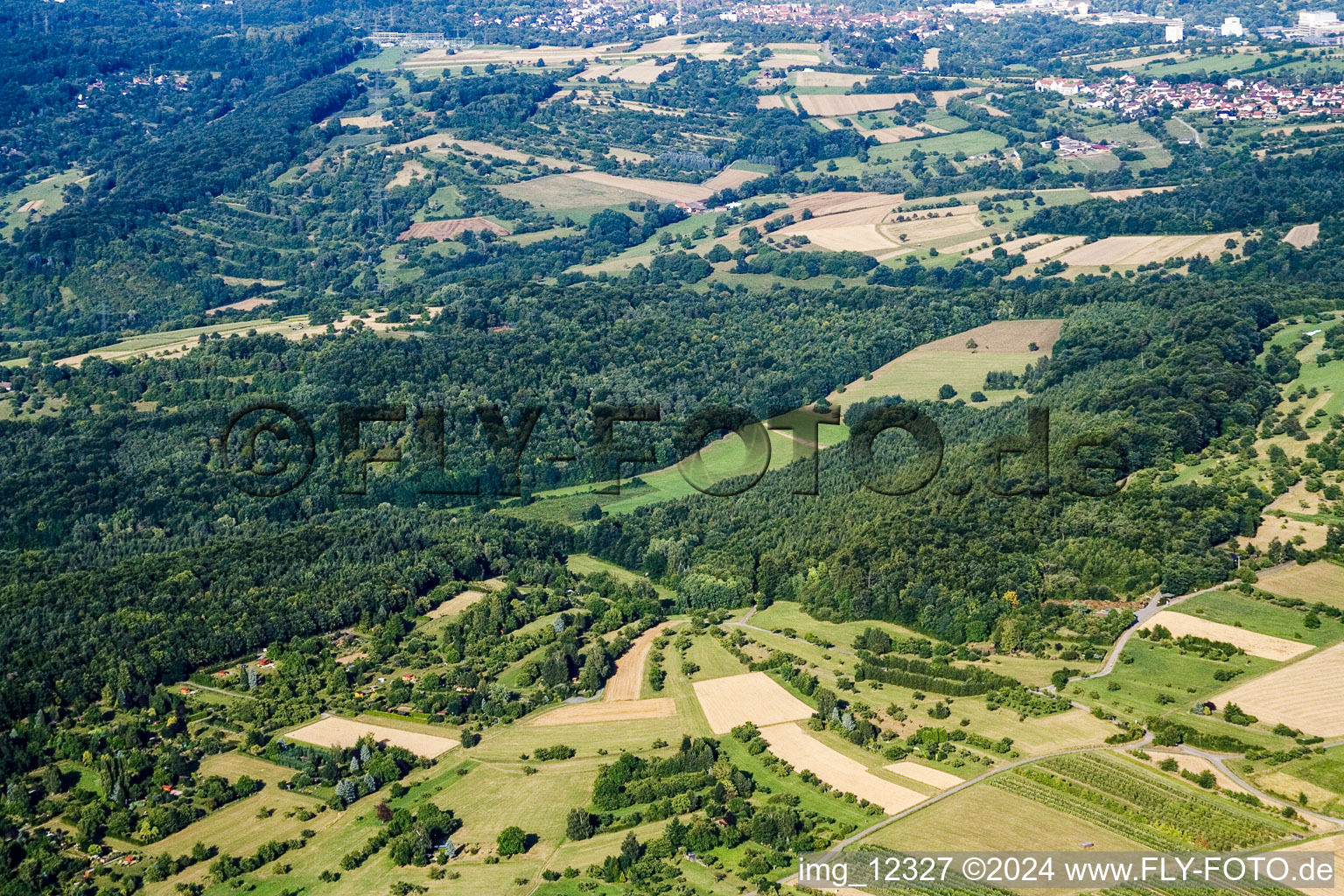 Vue aérienne de Réserve naturelle de Kettelbachtal à le quartier Obernhausen in Birkenfeld dans le département Bade-Wurtemberg, Allemagne