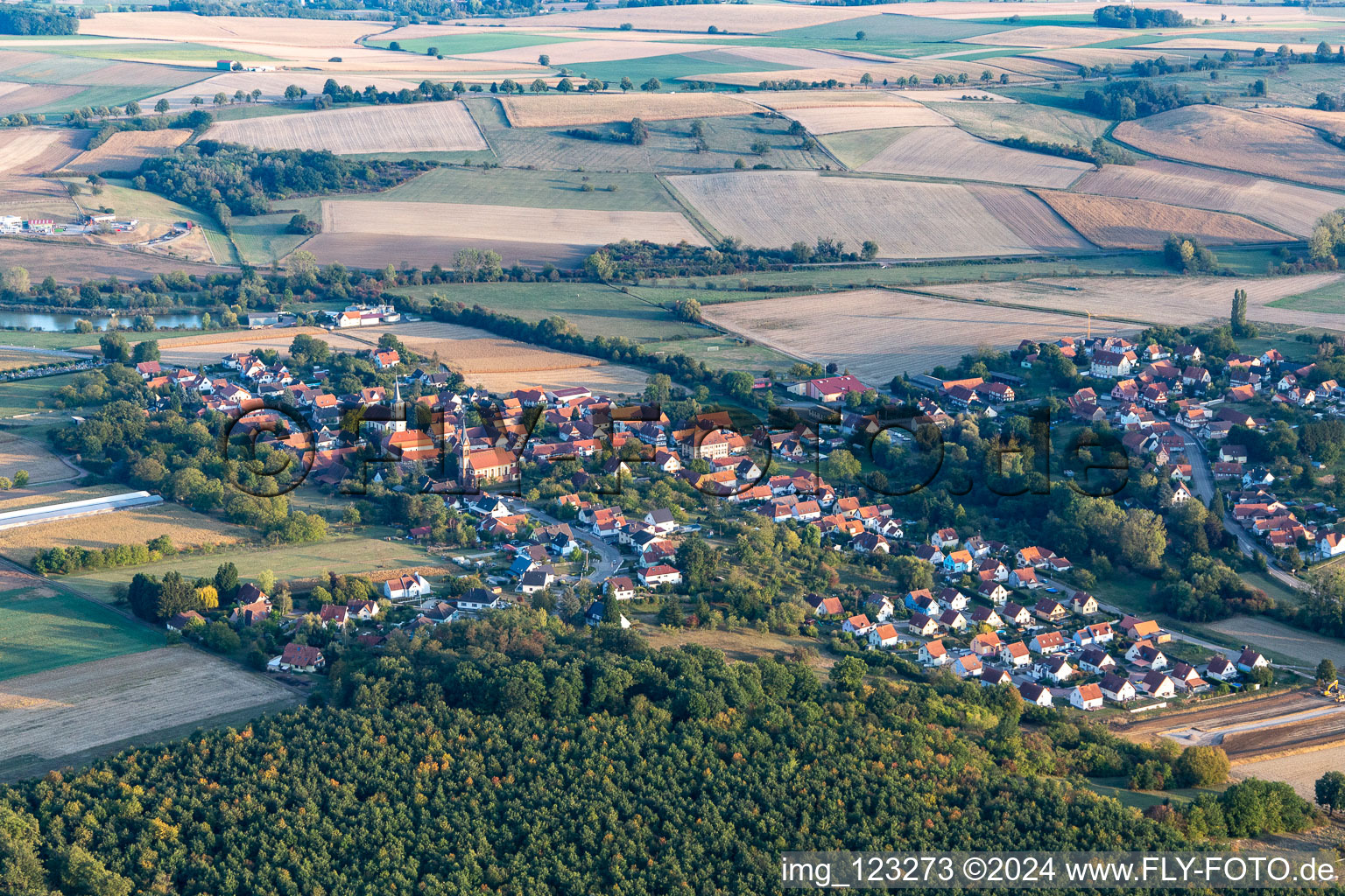 Enregistrement par drone de Kutzenhausen dans le département Bas Rhin, France