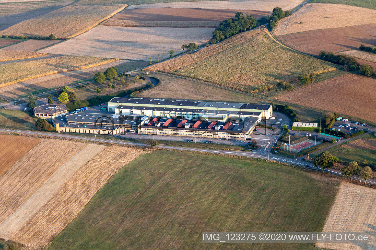 Photographie aérienne de Locaux de l'usine Gunther Tools à Soultz-sous-Forêts à Retschwiller dans le département Bas Rhin, France
