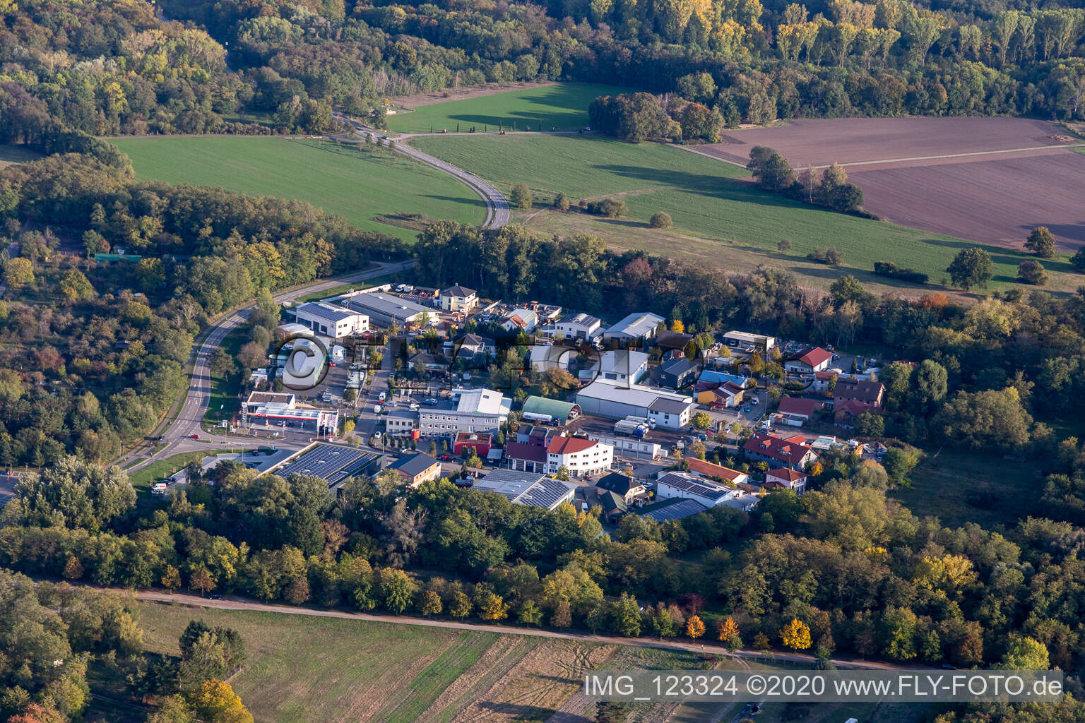 Vue aérienne de Zone commerciale Mittelwegring à Jockgrim dans le département Rhénanie-Palatinat, Allemagne