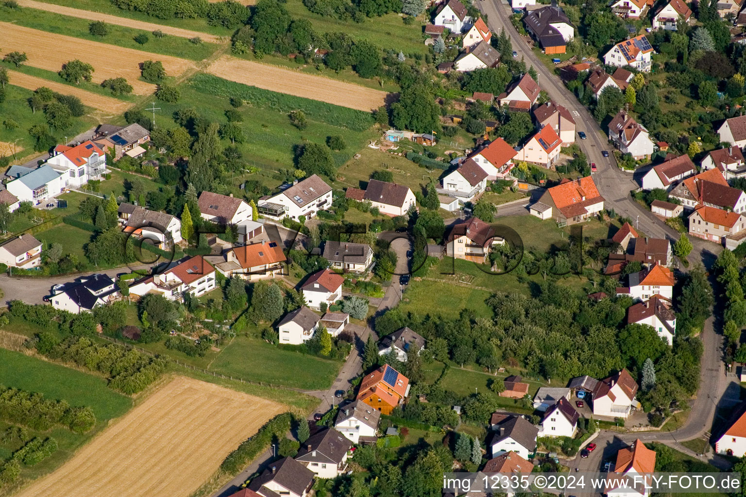 Vue aérienne de Kelterstr à le quartier Obernhausen in Birkenfeld dans le département Bade-Wurtemberg, Allemagne