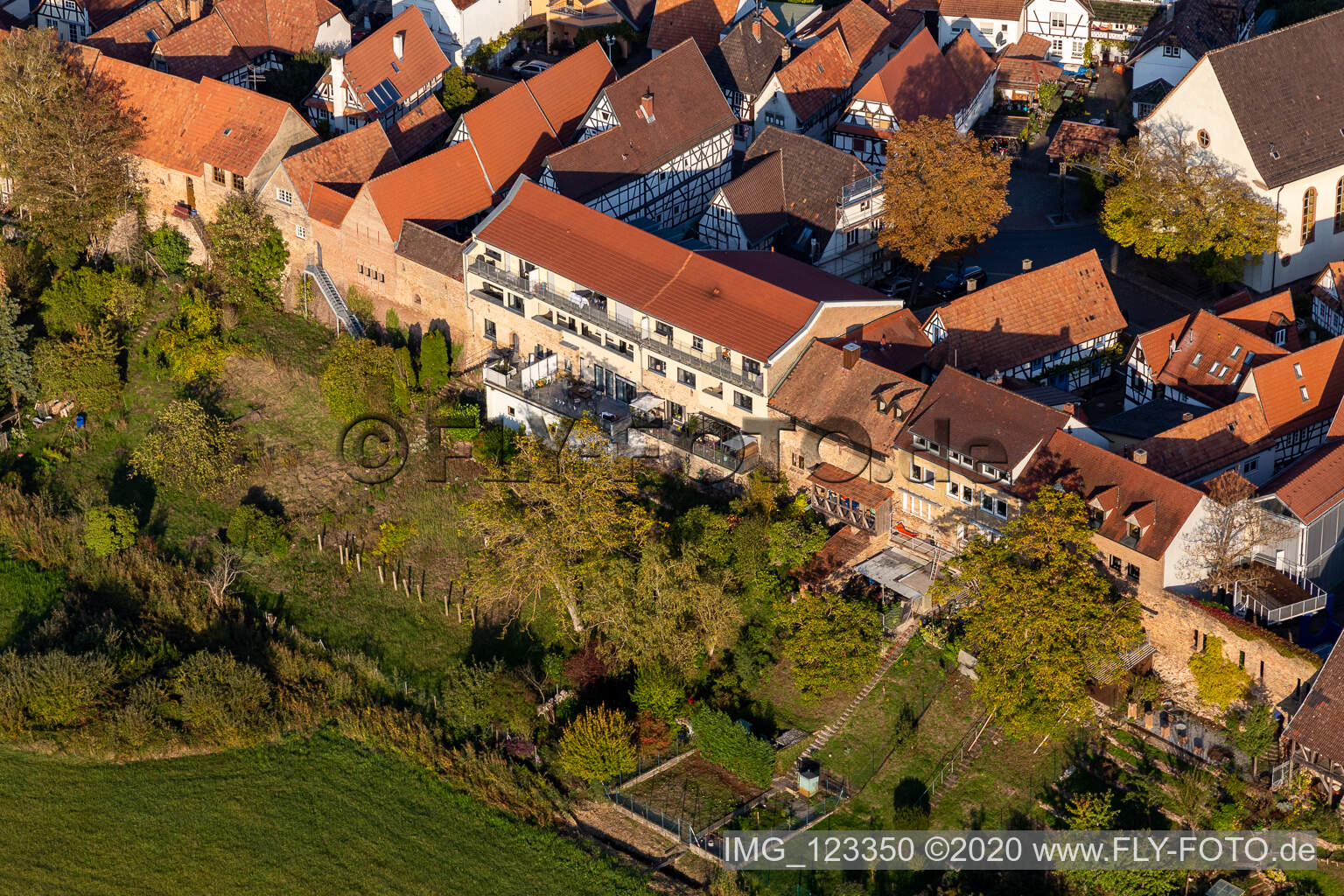 Vue aérienne de Vivre dans les remparts de la ville, Ludwigstr à Jockgrim dans le département Rhénanie-Palatinat, Allemagne