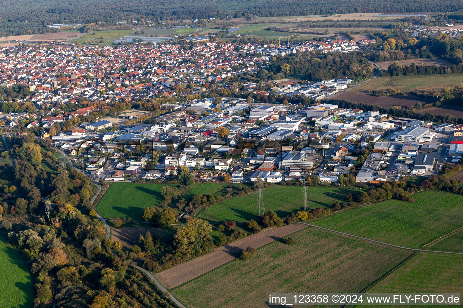 Vue aérienne de Zone industrielle Benzstrasse, Industriestrasse, Siemensstrasse, Kruppstrasse Junkersring, Dieselstrasse à le quartier Eggenstein in Eggenstein-Leopoldshafen dans le département Bade-Wurtemberg, Allemagne