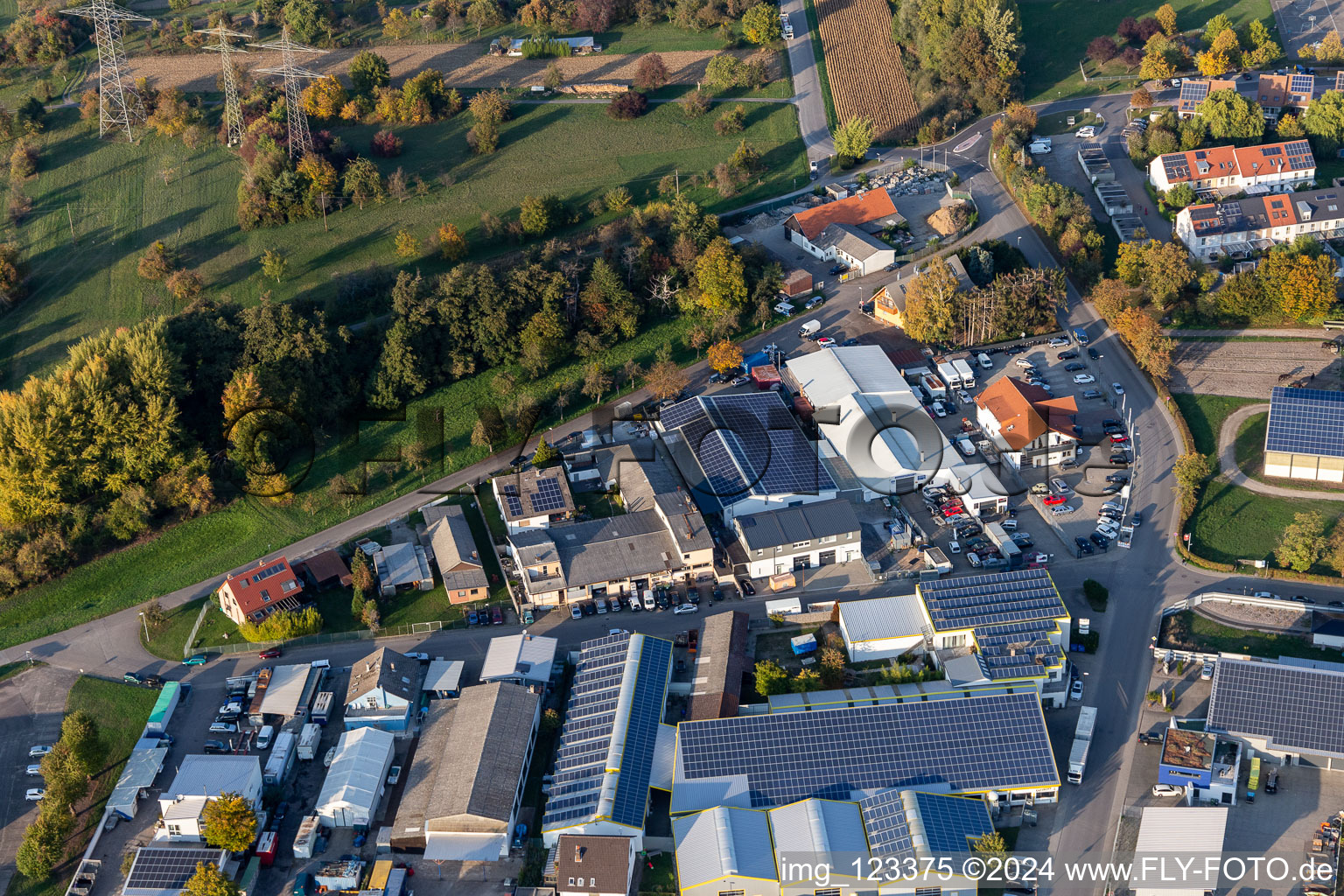 Vue aérienne de Zone industrielle Benzstrasse, Industriestrasse à le quartier Eggenstein in Eggenstein-Leopoldshafen dans le département Bade-Wurtemberg, Allemagne