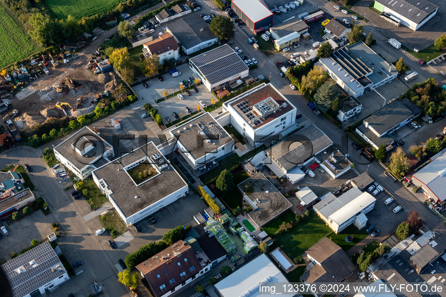 Vue oblique de Fondation du centre de données de l'Église pour le sud-ouest de l'Allemagne à le quartier Eggenstein in Eggenstein-Leopoldshafen dans le département Bade-Wurtemberg, Allemagne