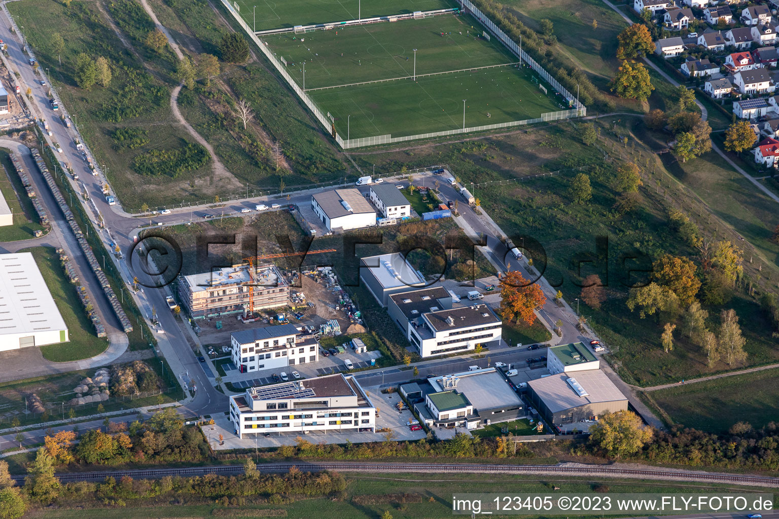 Vue aérienne de Zone commerciale Johann-Georg-Schlosser Straße à le quartier Neureut in Karlsruhe dans le département Bade-Wurtemberg, Allemagne