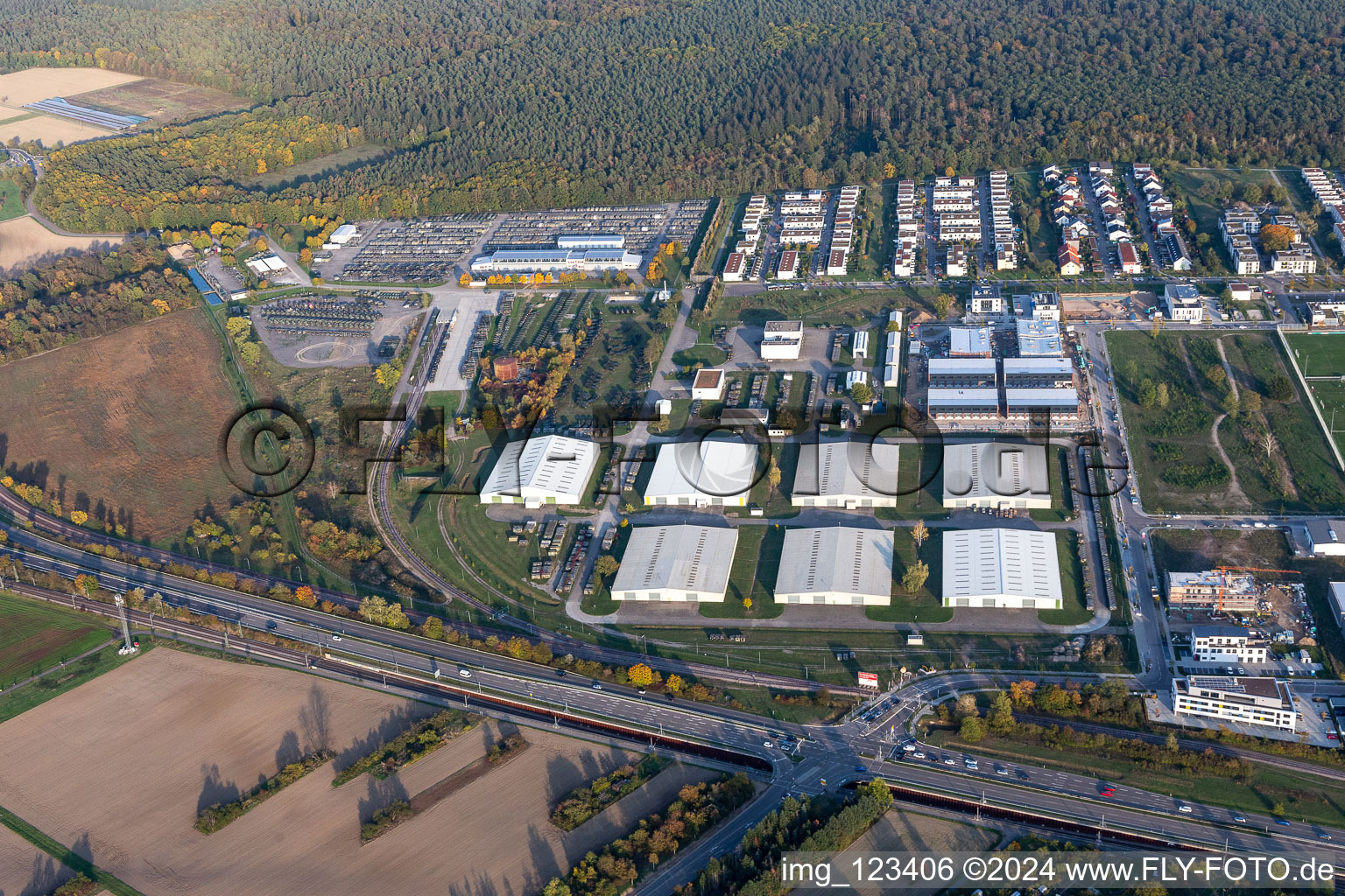 Vue aérienne de Dépôt de la Bundeswehr à le quartier Neureut in Karlsruhe dans le département Bade-Wurtemberg, Allemagne