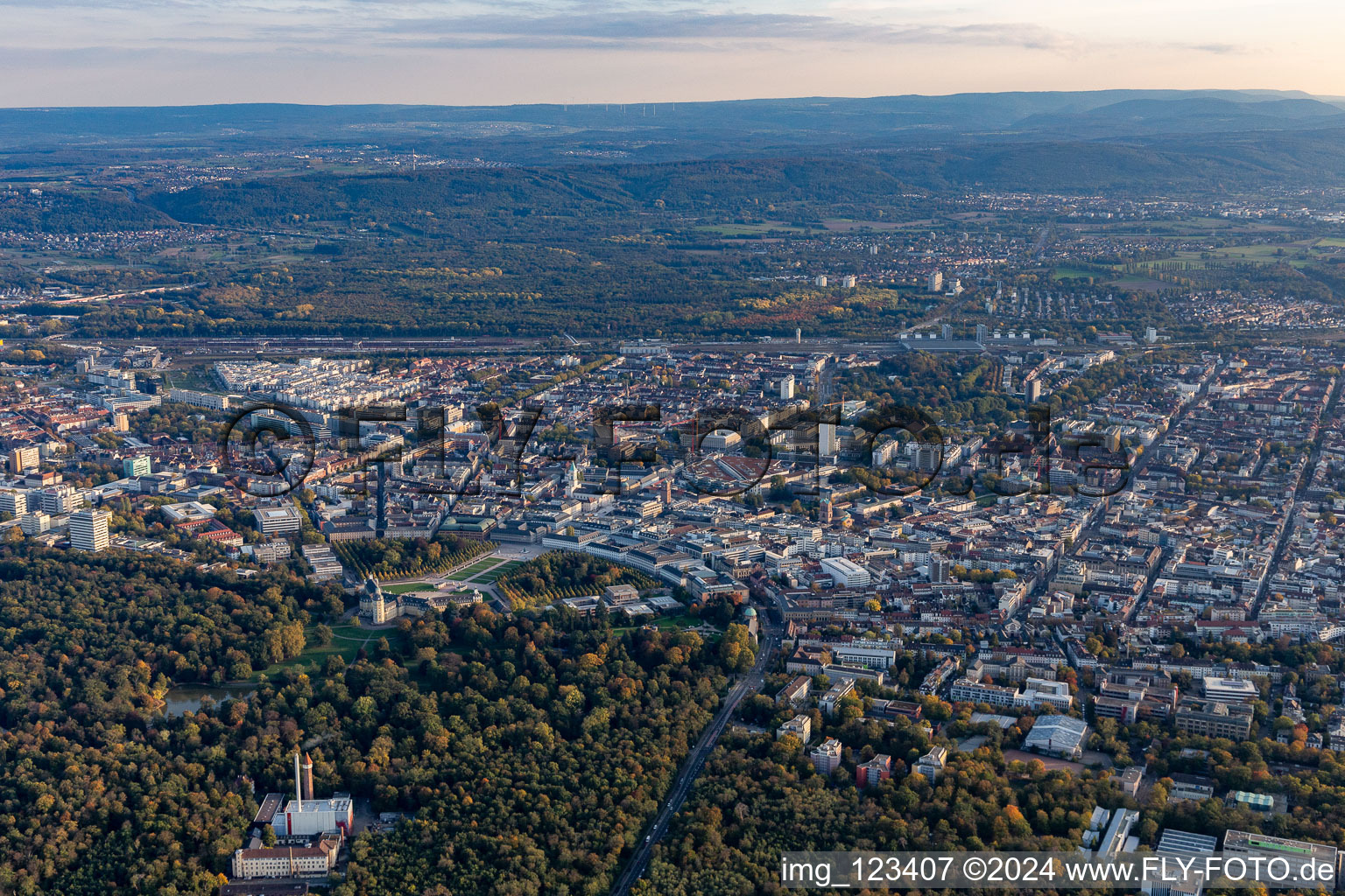 Quartier Innenstadt-West in Karlsruhe dans le département Bade-Wurtemberg, Allemagne vue du ciel