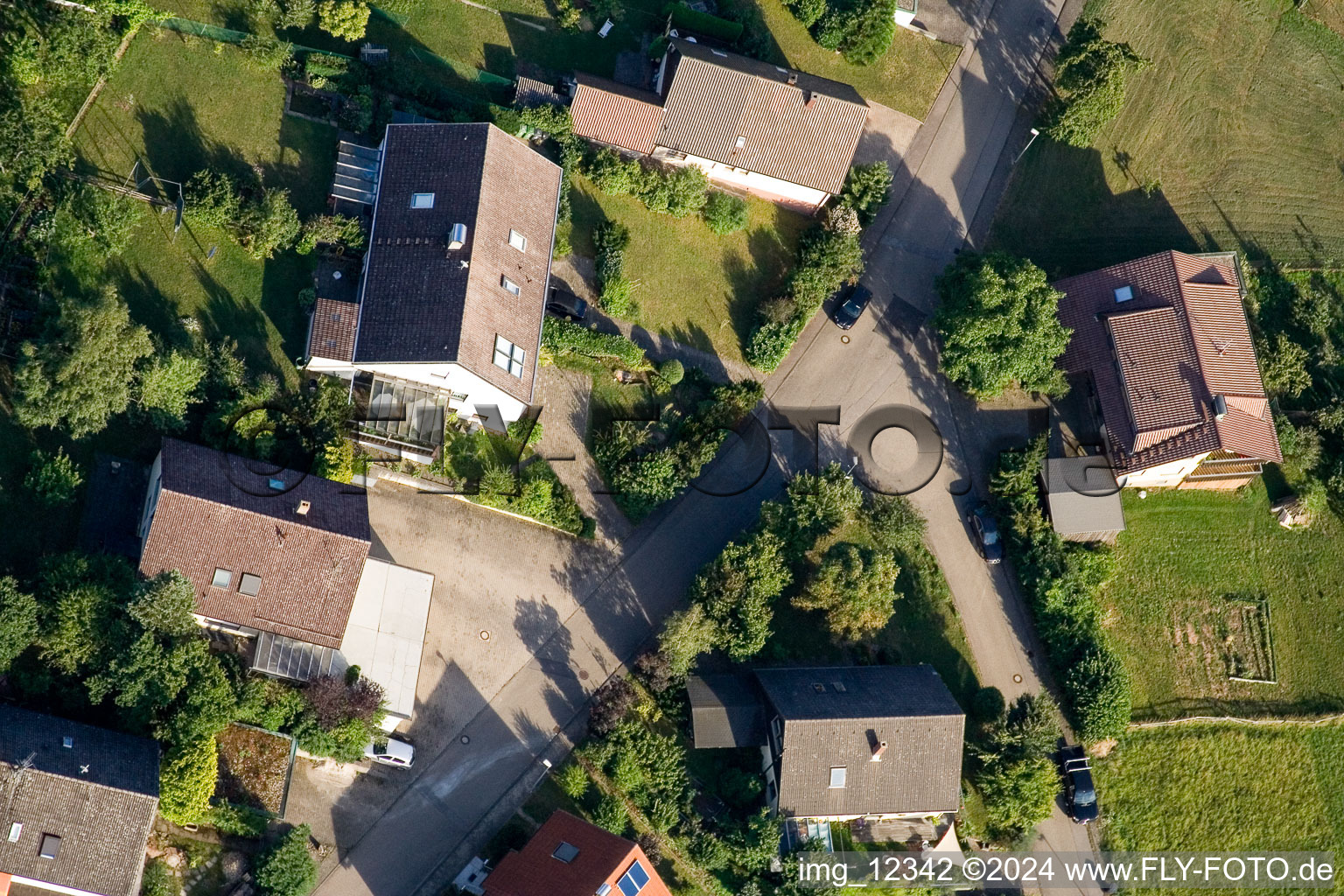 Vue aérienne de Weinbergstr. à le quartier Obernhausen in Birkenfeld dans le département Bade-Wurtemberg, Allemagne