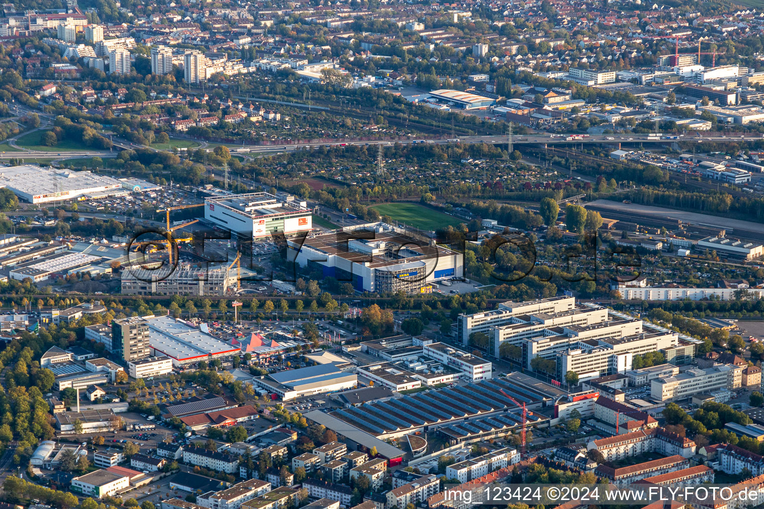 Vue aérienne de Gerwigstrasse et Durlacher Allee à le quartier Oststadt in Karlsruhe dans le département Bade-Wurtemberg, Allemagne