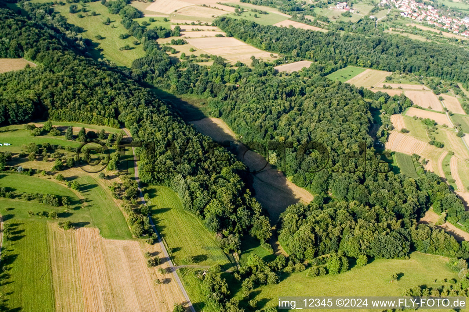 Photographie aérienne de Réserve naturelle de Kettelbachtal à le quartier Obernhausen in Birkenfeld dans le département Bade-Wurtemberg, Allemagne