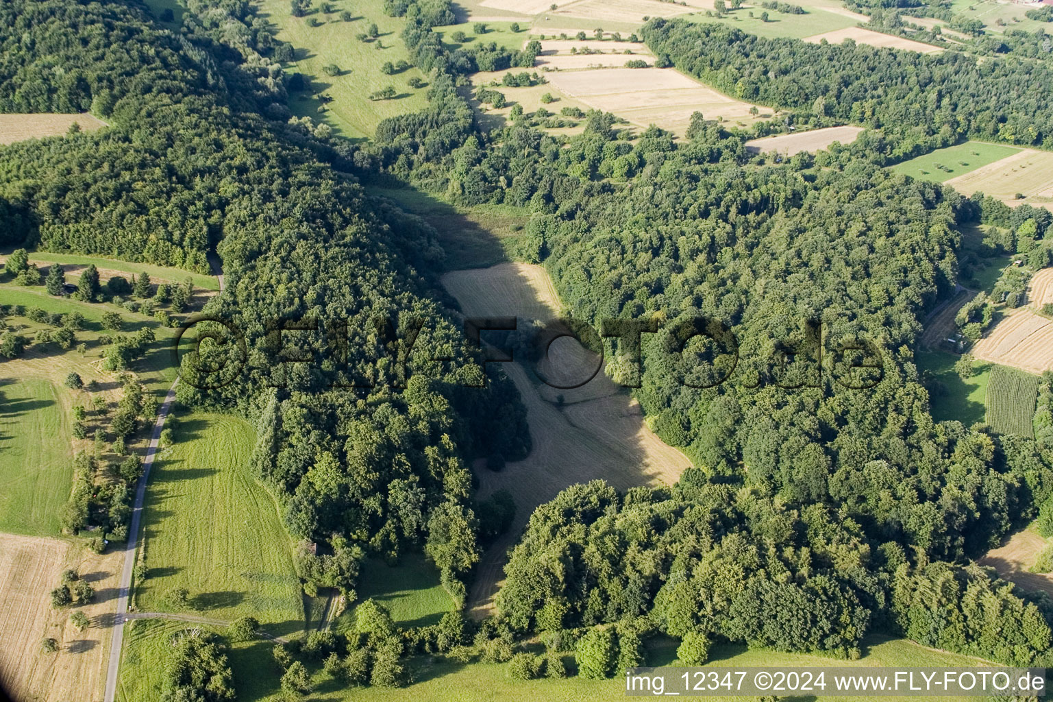 Réserve naturelle de Kettelbachtal à le quartier Obernhausen in Birkenfeld dans le département Bade-Wurtemberg, Allemagne d'en haut