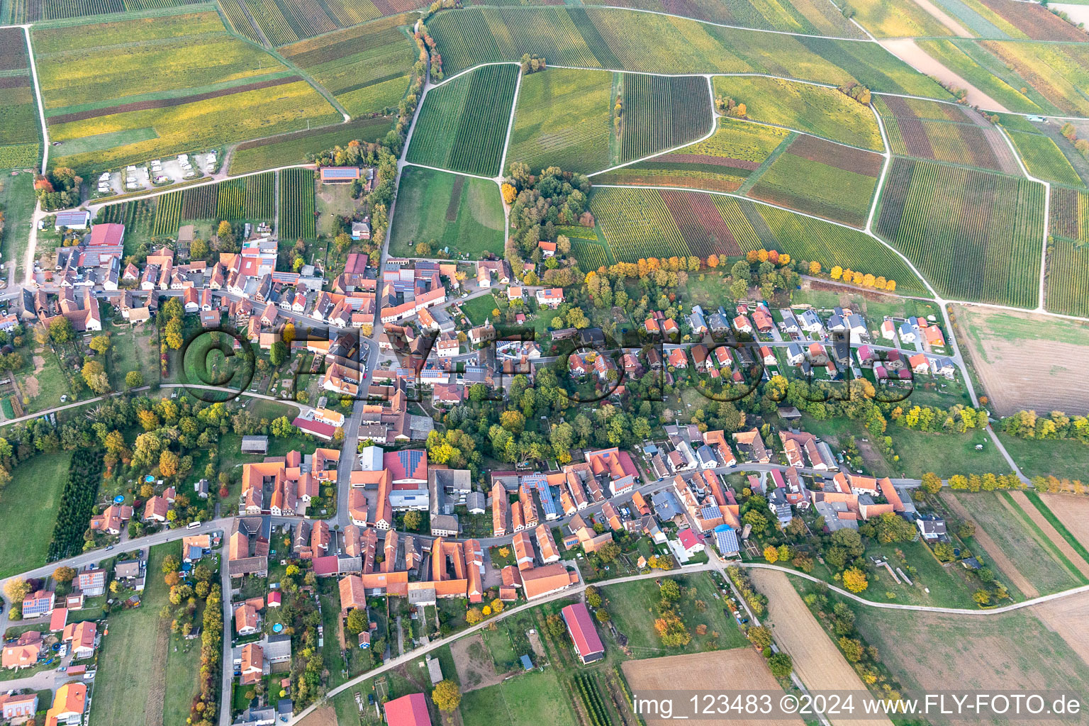 Dierbach dans le département Rhénanie-Palatinat, Allemagne depuis l'avion