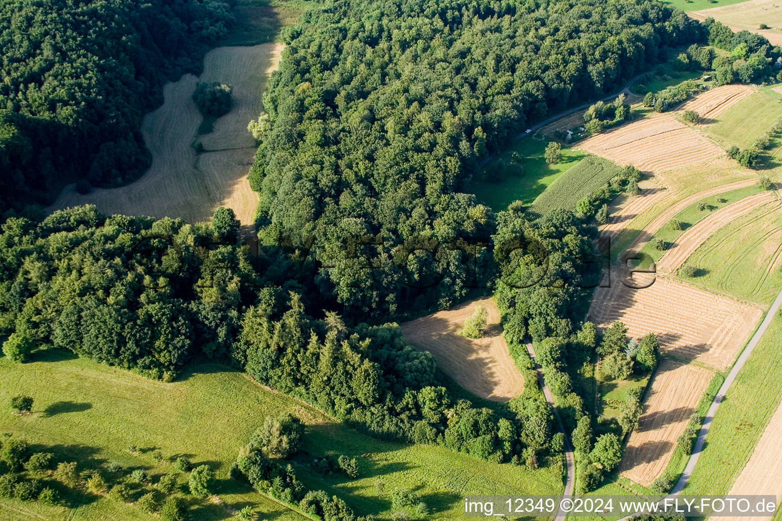 Réserve naturelle de Kettelbachtal à le quartier Obernhausen in Birkenfeld dans le département Bade-Wurtemberg, Allemagne hors des airs