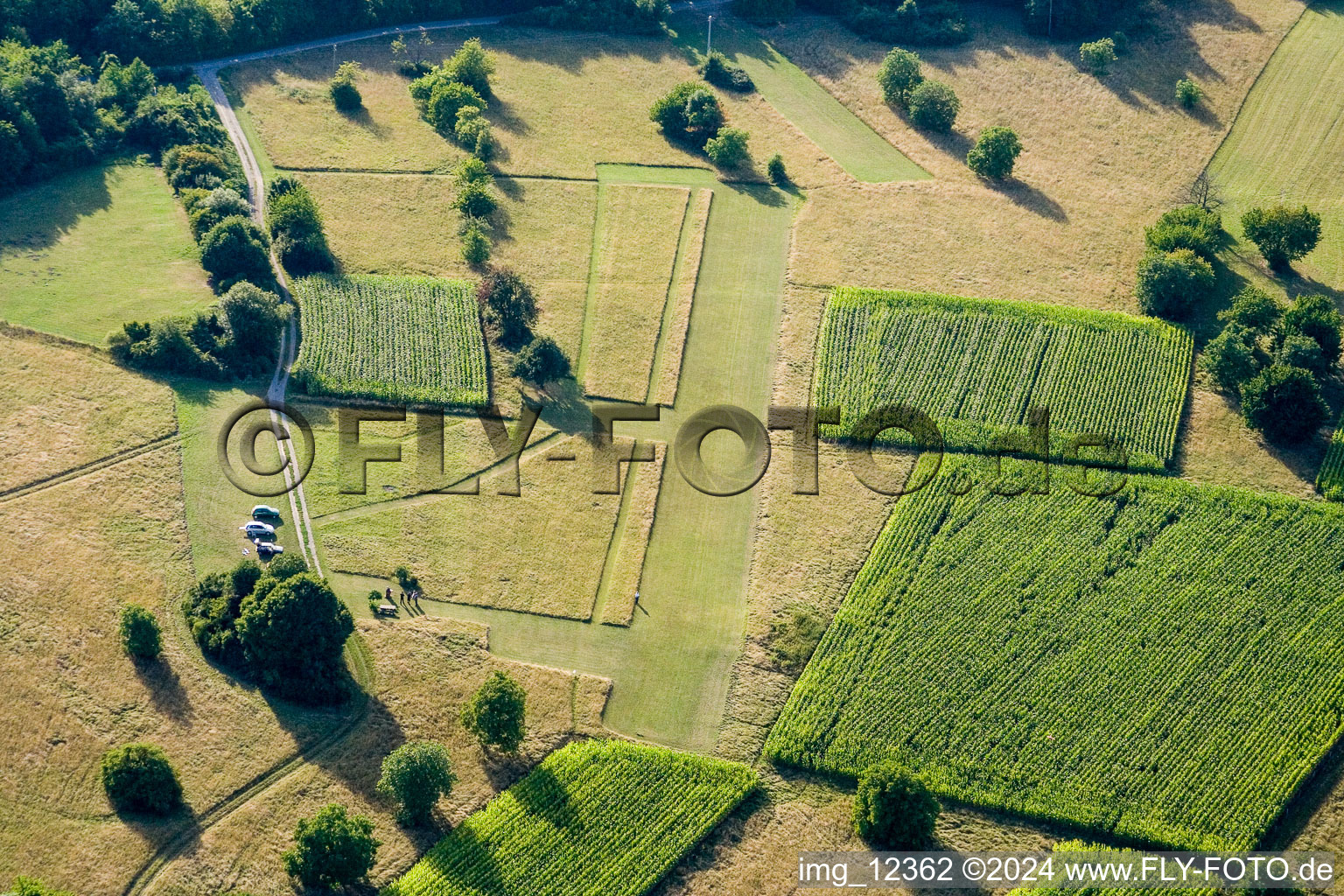 Vue aérienne de Structures dans les champs agricoles à Keltern dans le département Bade-Wurtemberg, Allemagne