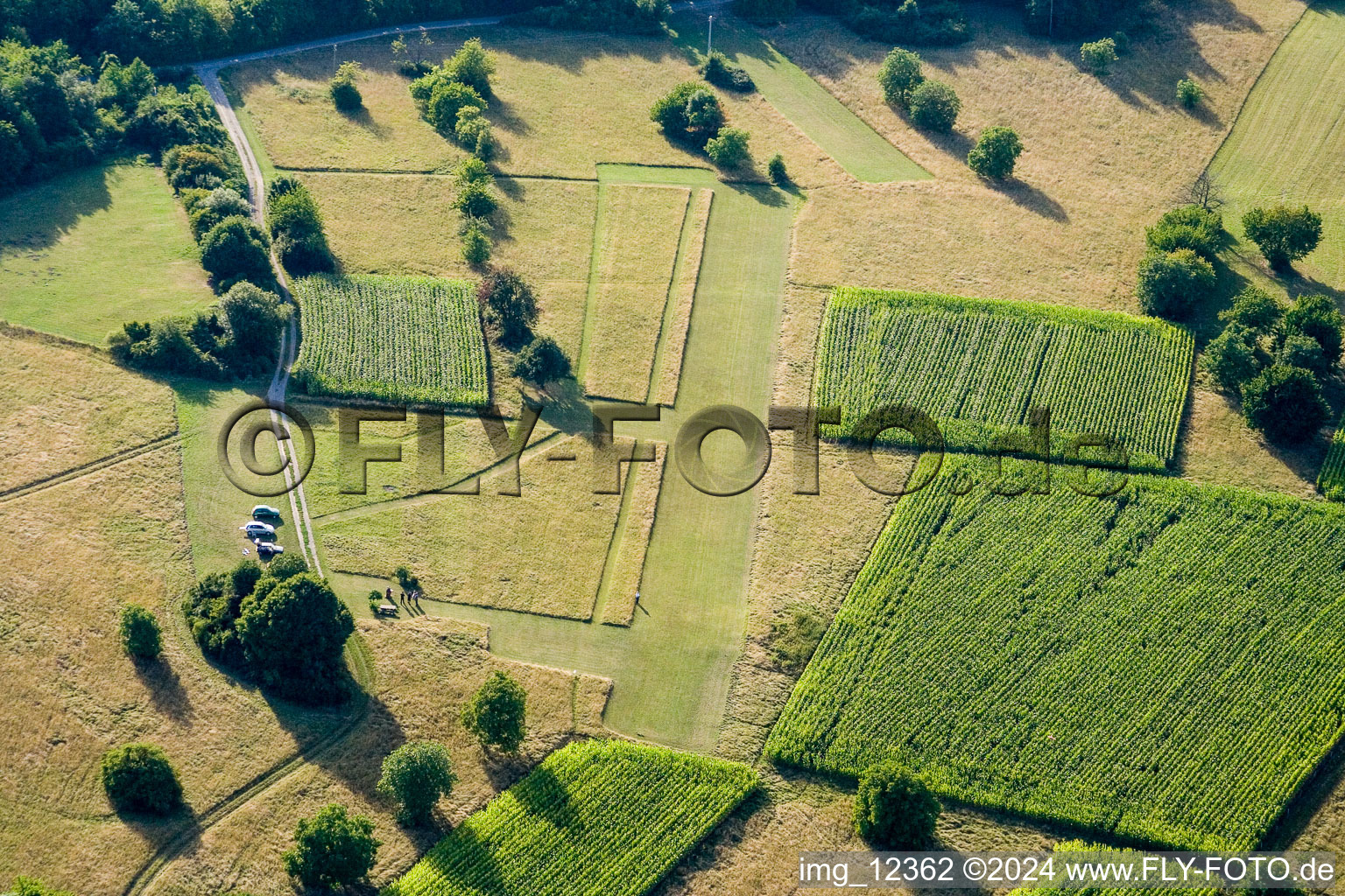 Vue aérienne de Structures dans les champs agricoles à le quartier Dietlingen in Keltern dans le département Bade-Wurtemberg, Allemagne