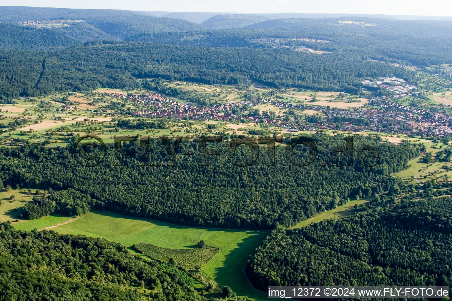 Vue aérienne de Montagne de vinaigre à le quartier Obernhausen in Birkenfeld dans le département Bade-Wurtemberg, Allemagne