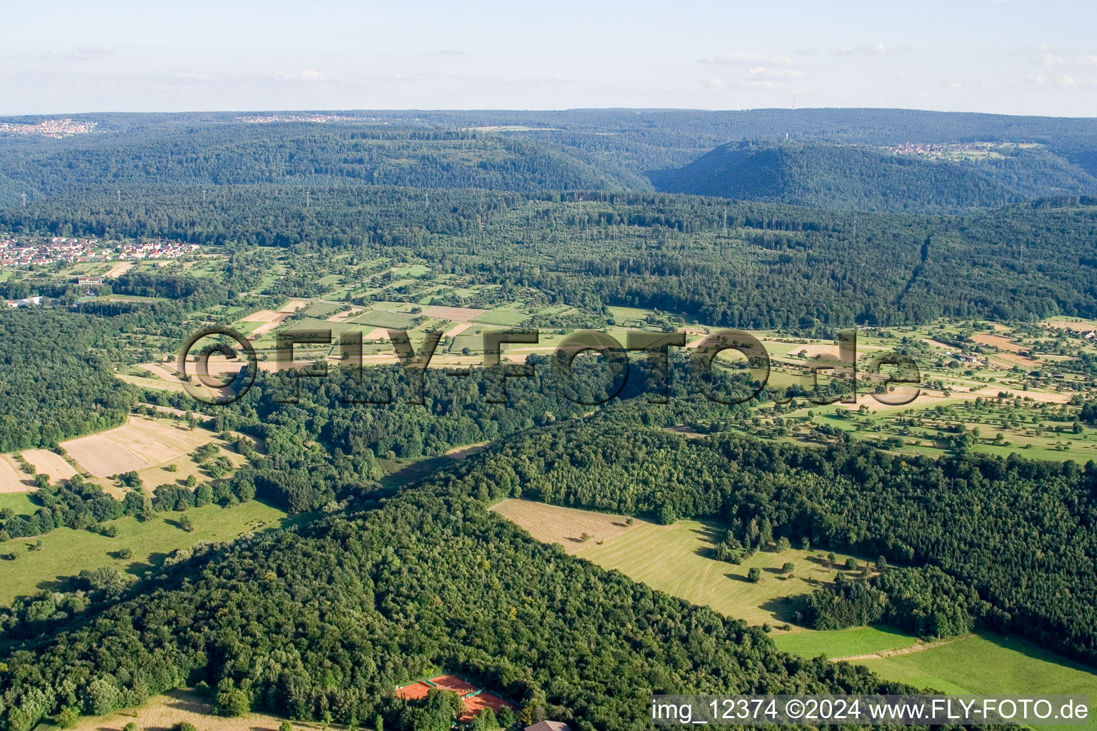 Vue aérienne de Montagne de vinaigre à le quartier Obernhausen in Birkenfeld dans le département Bade-Wurtemberg, Allemagne