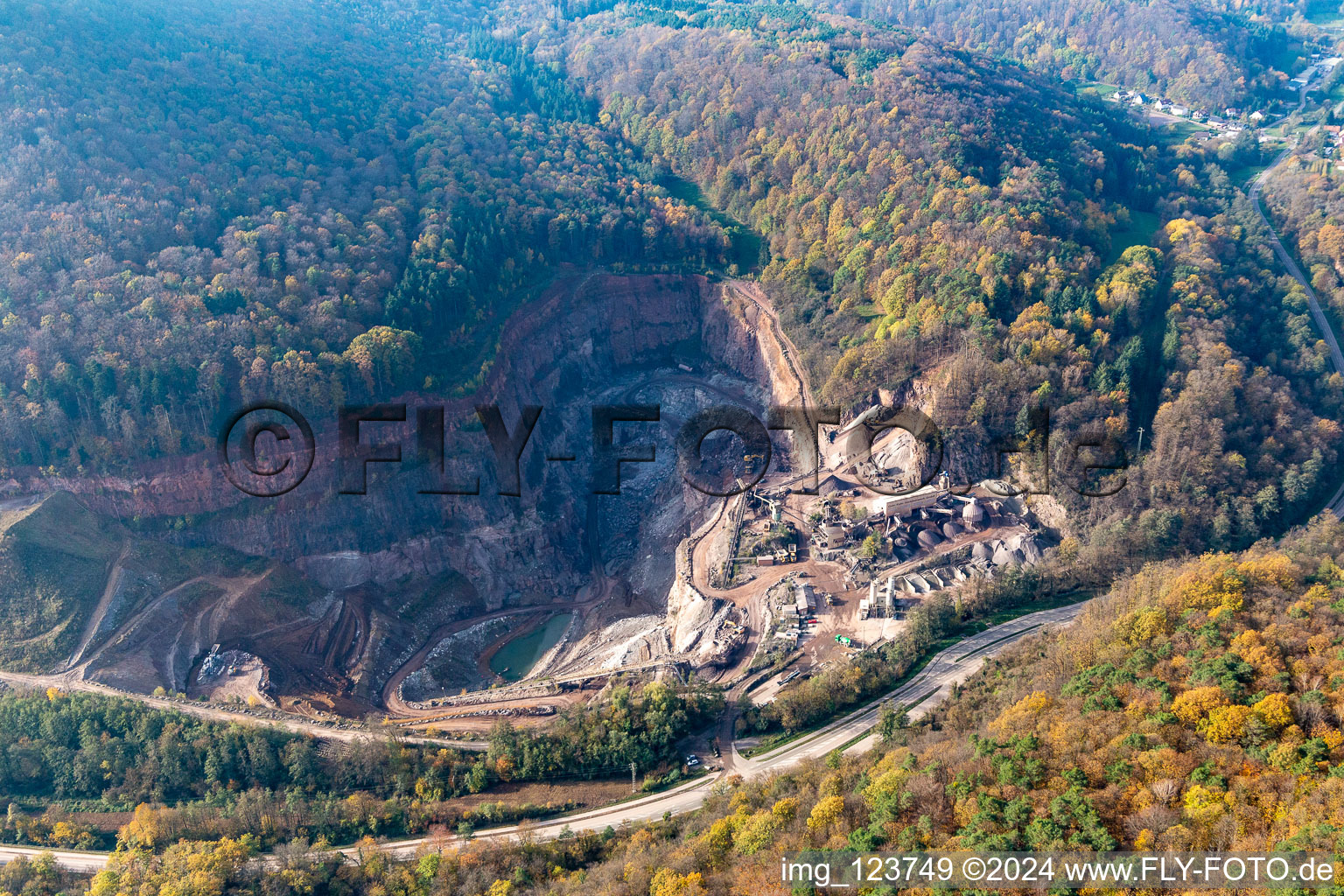 Vue aérienne de Granit du Palatinat à Waldhambach dans le département Rhénanie-Palatinat, Allemagne