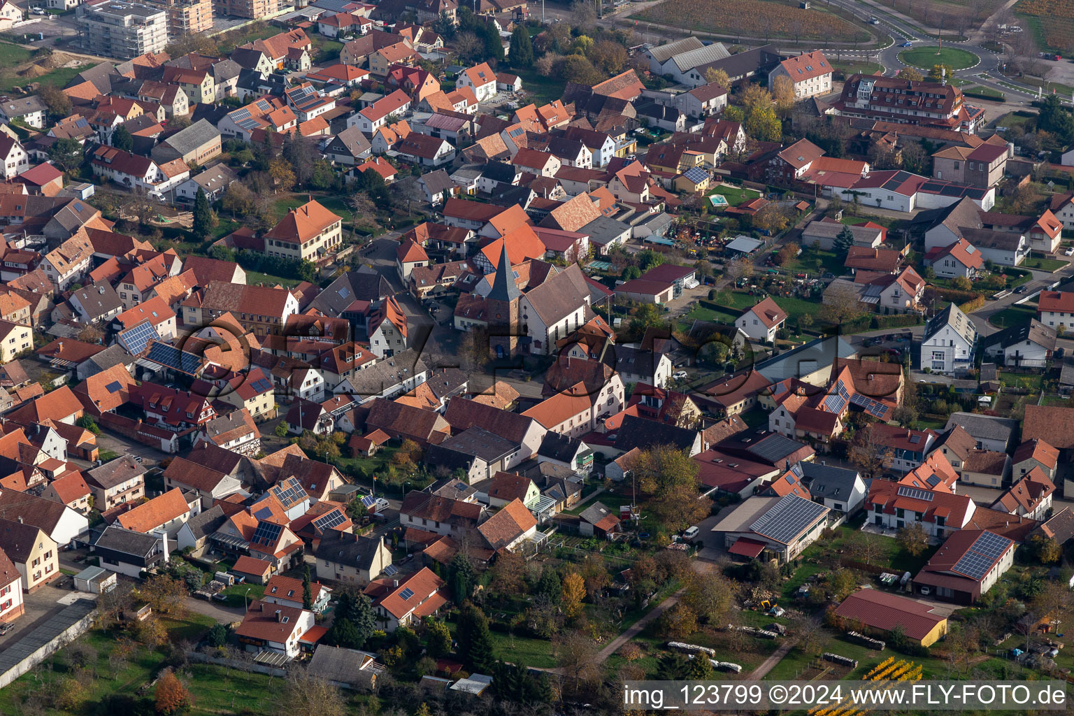 Quartier Schweigen in Schweigen-Rechtenbach dans le département Rhénanie-Palatinat, Allemagne vue du ciel