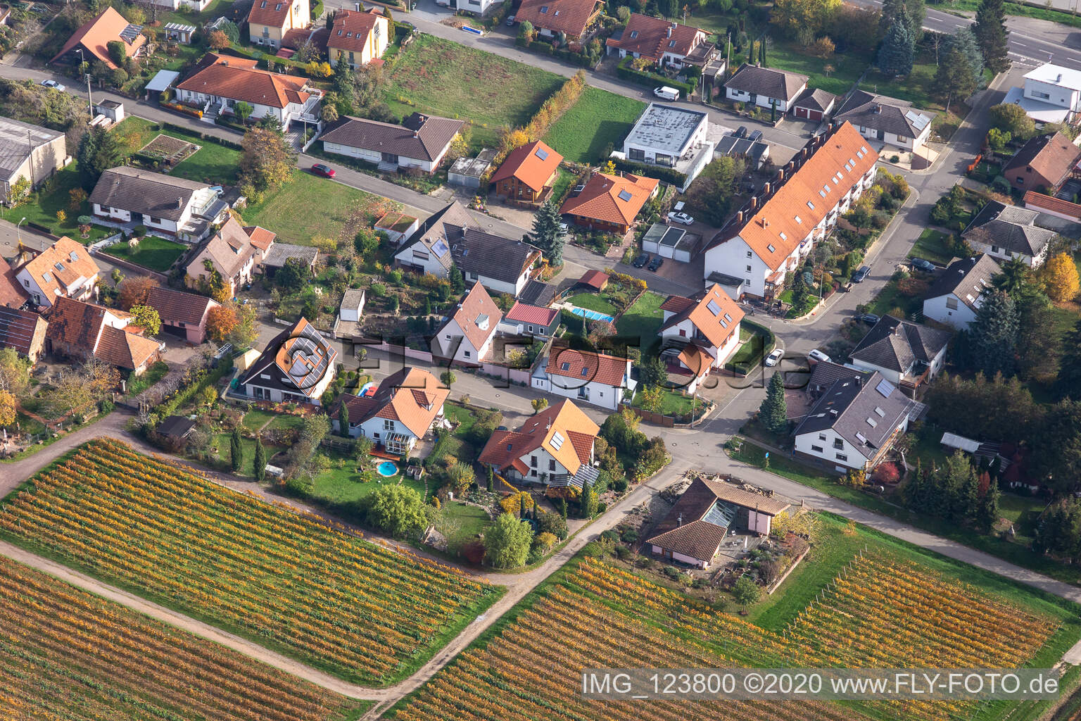 Enregistrement par drone de Quartier Schweigen in Schweigen-Rechtenbach dans le département Rhénanie-Palatinat, Allemagne