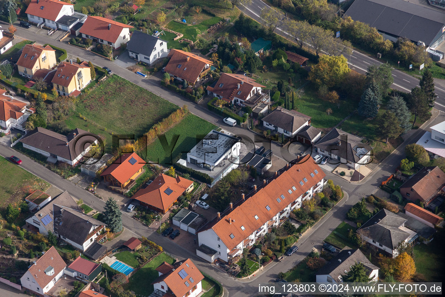 Vue aérienne de Anneau sud à le quartier Schweigen in Schweigen-Rechtenbach dans le département Rhénanie-Palatinat, Allemagne